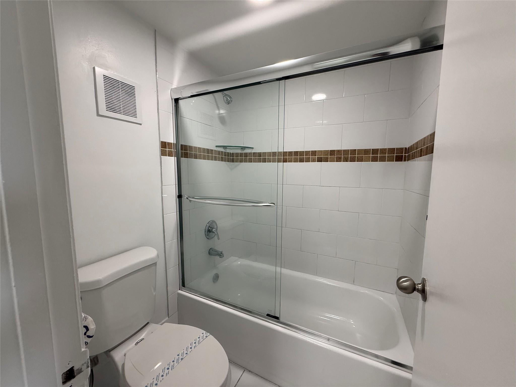 Royalton on the Green - Residential Lease