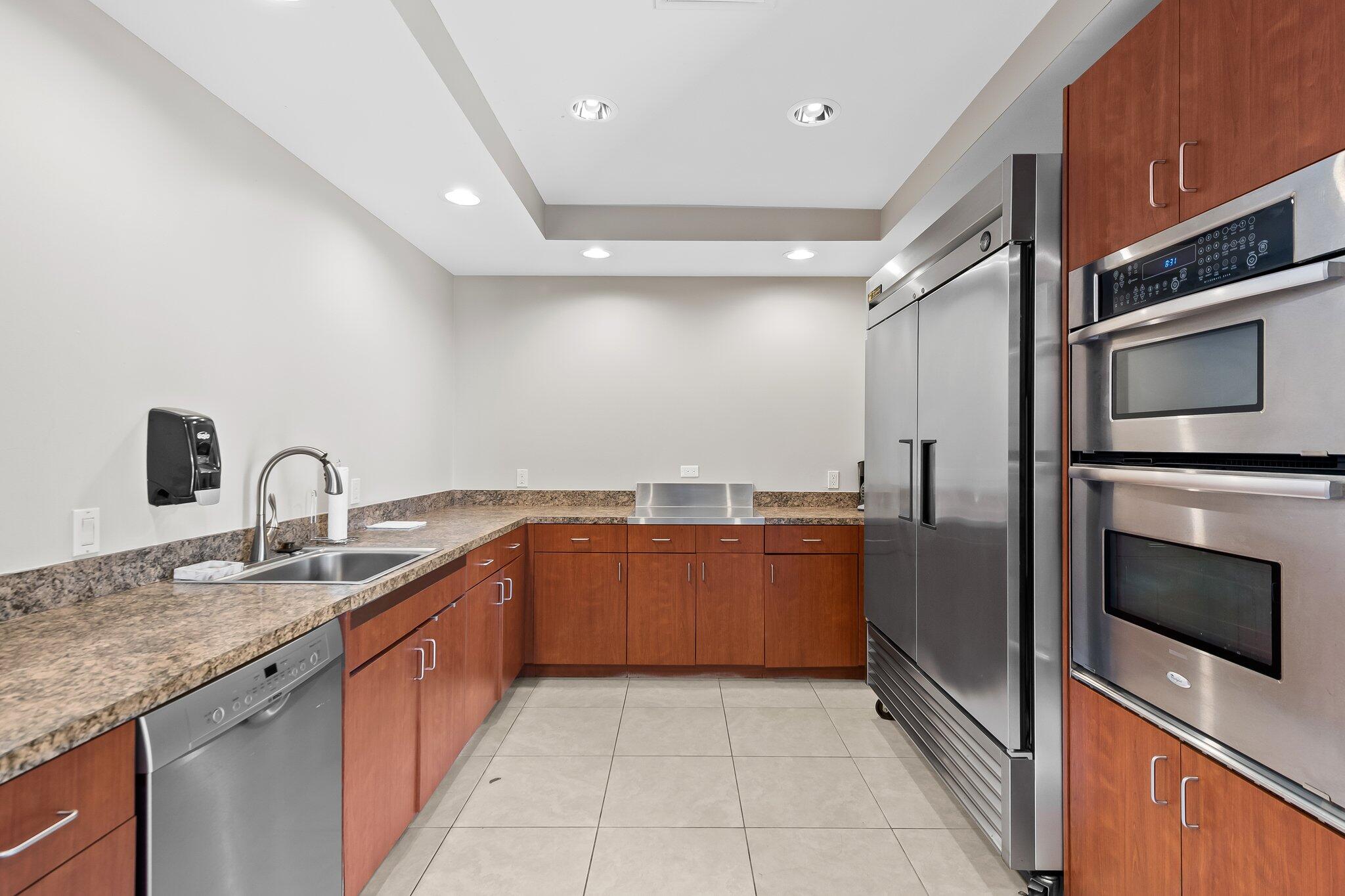 CORAL RIDGE TOWERS EAST CO-OP - Residential