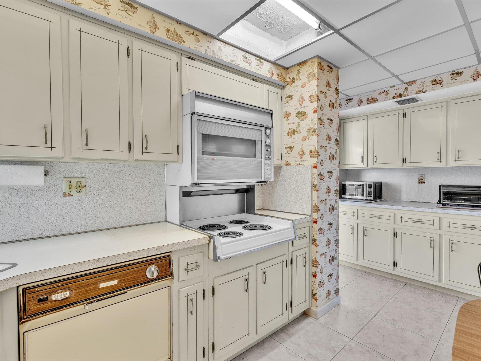 CORAL RIDGE TOWERS EAST CO-OP - Residential