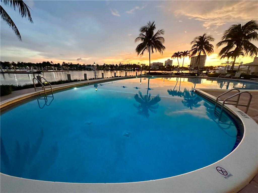 Venetian Condominium - Residential