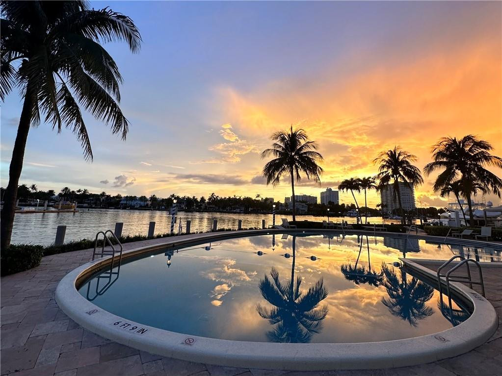 Venetian Condominium - Residential
