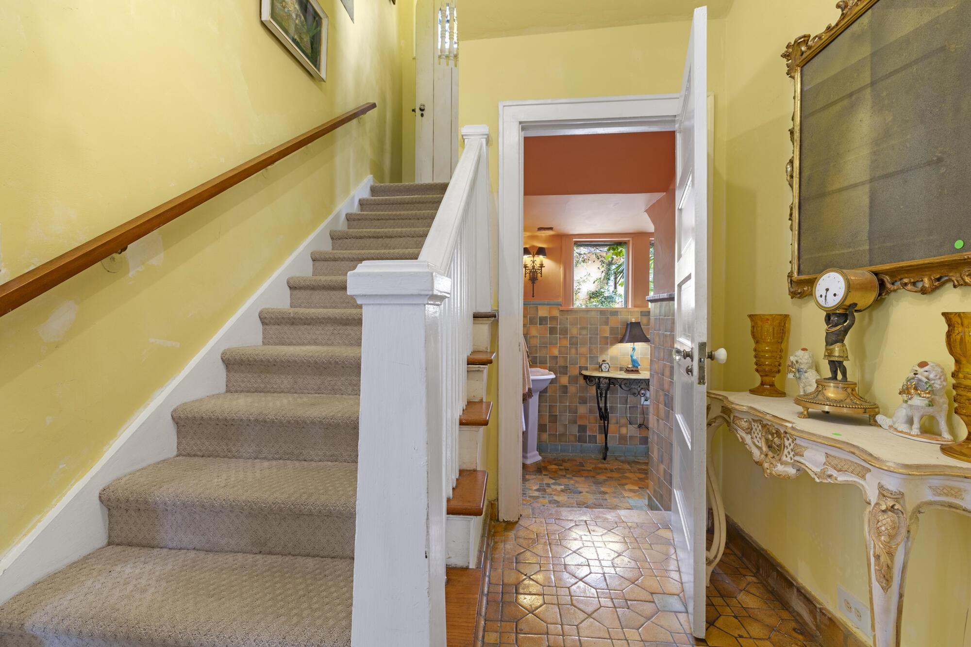 NORTH SHORE TERRACE PL NO 1 - Residential