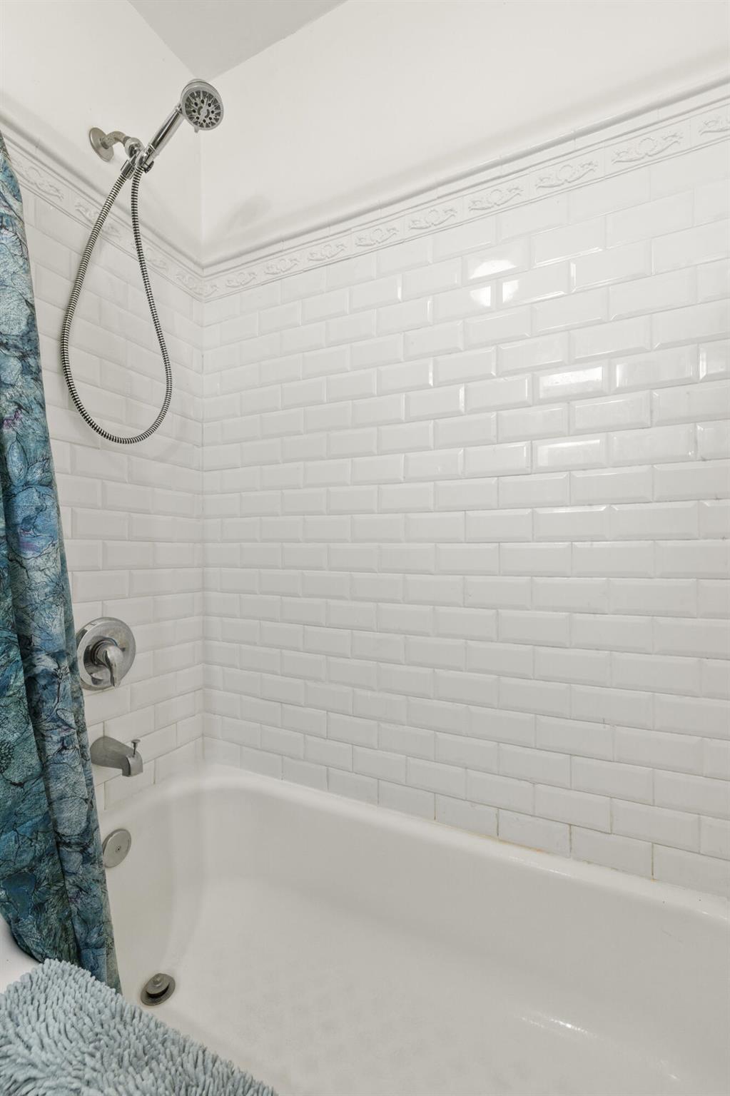 NORTH SHORE TERRACE PL NO 1 - Residential