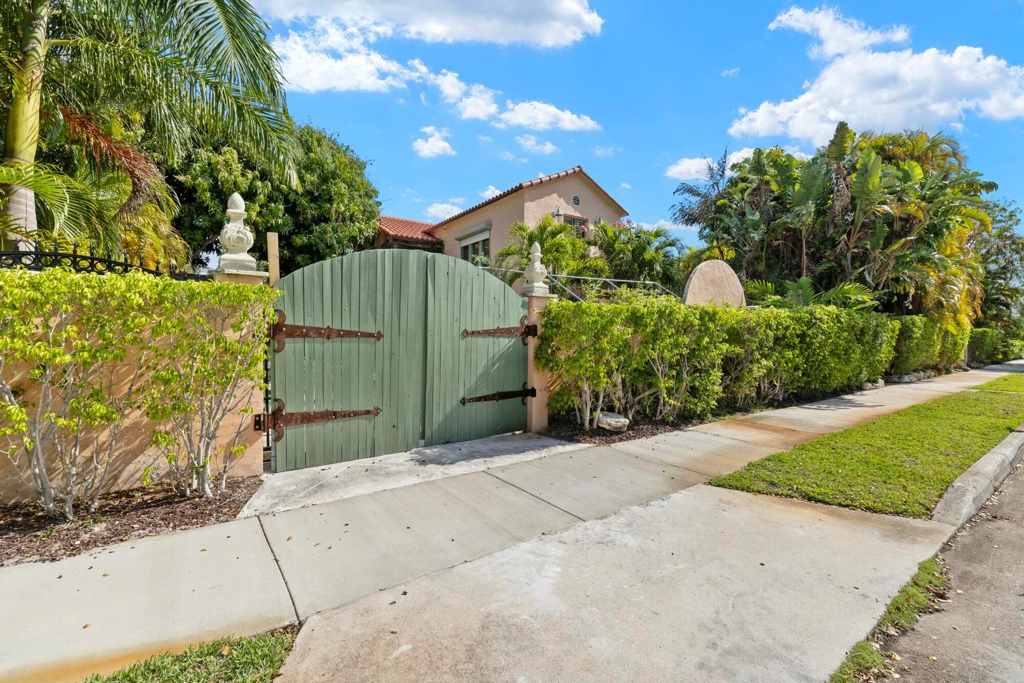 NORTH SHORE TERRACE PL NO 1 - Residential
