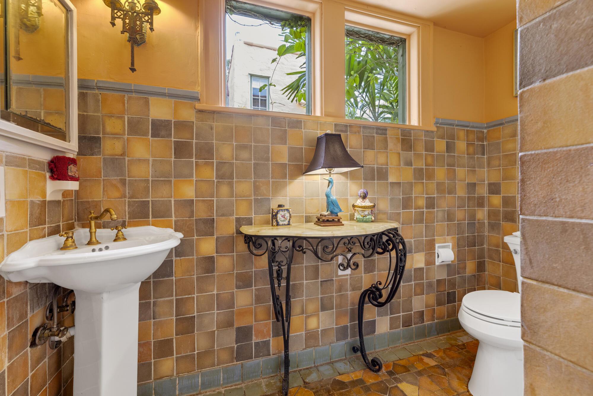 NORTH SHORE TERRACE PL NO 1 - Residential