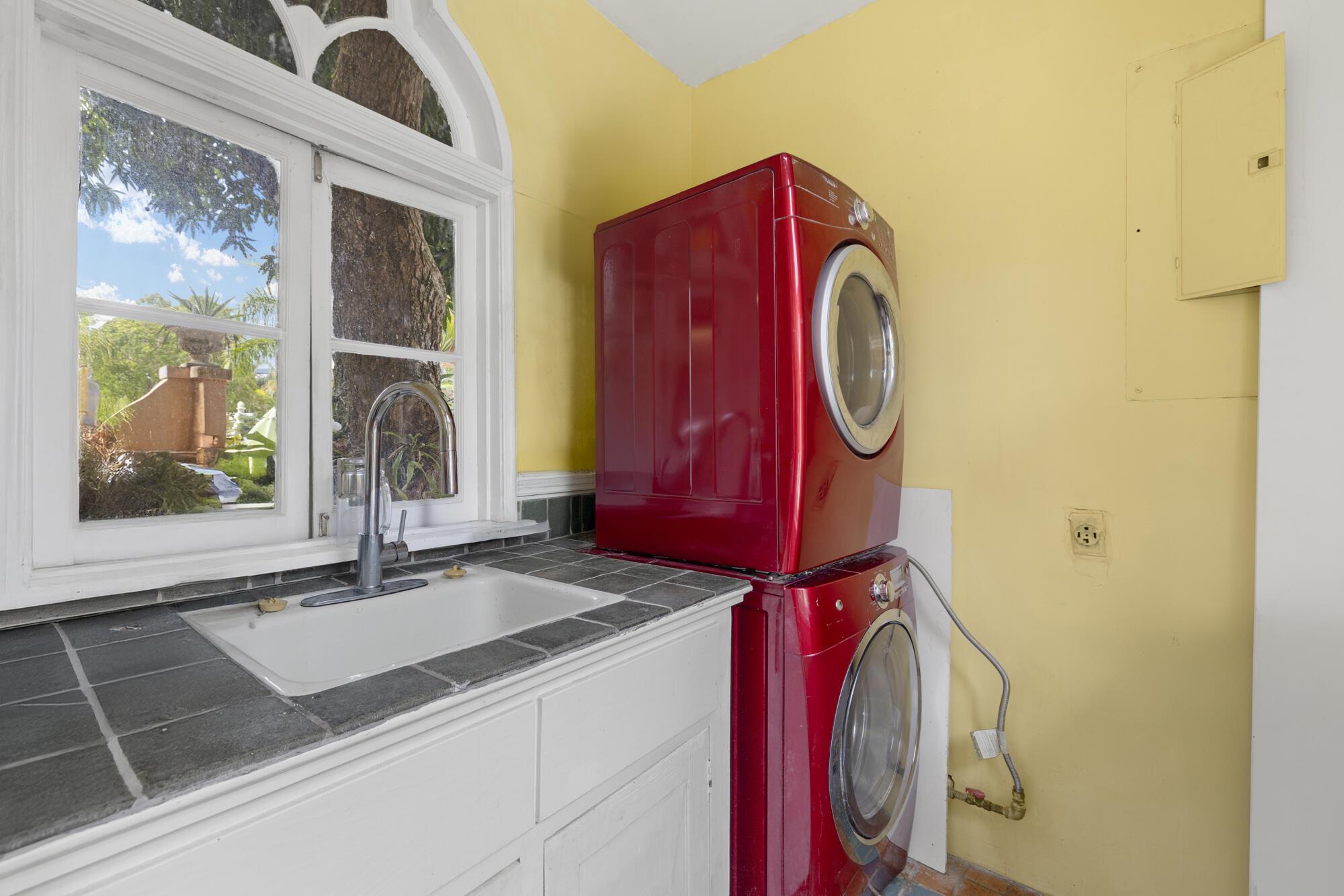 NORTH SHORE TERRACE PL NO 1 - Residential