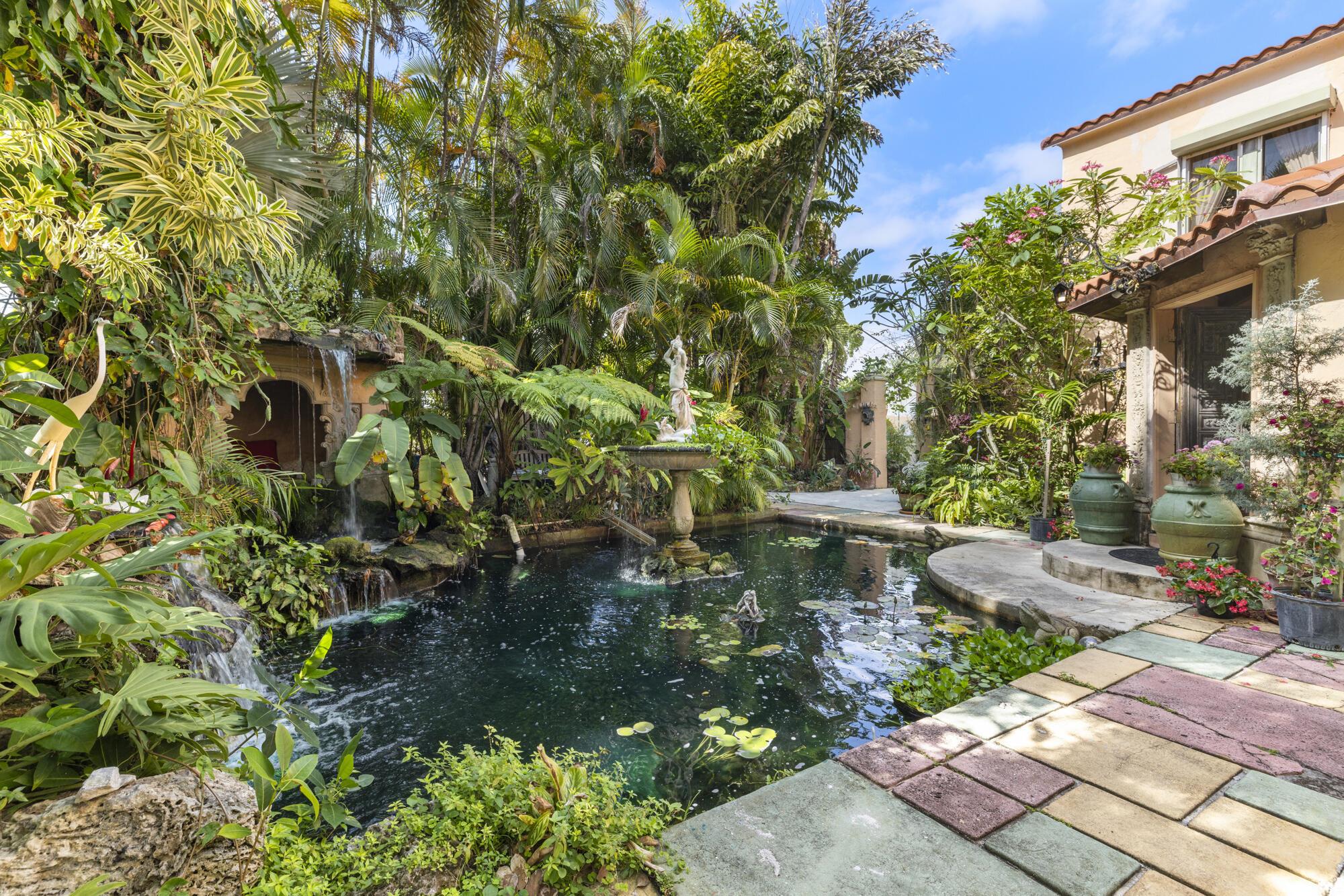 NORTH SHORE TERRACE PL NO 1 - Residential