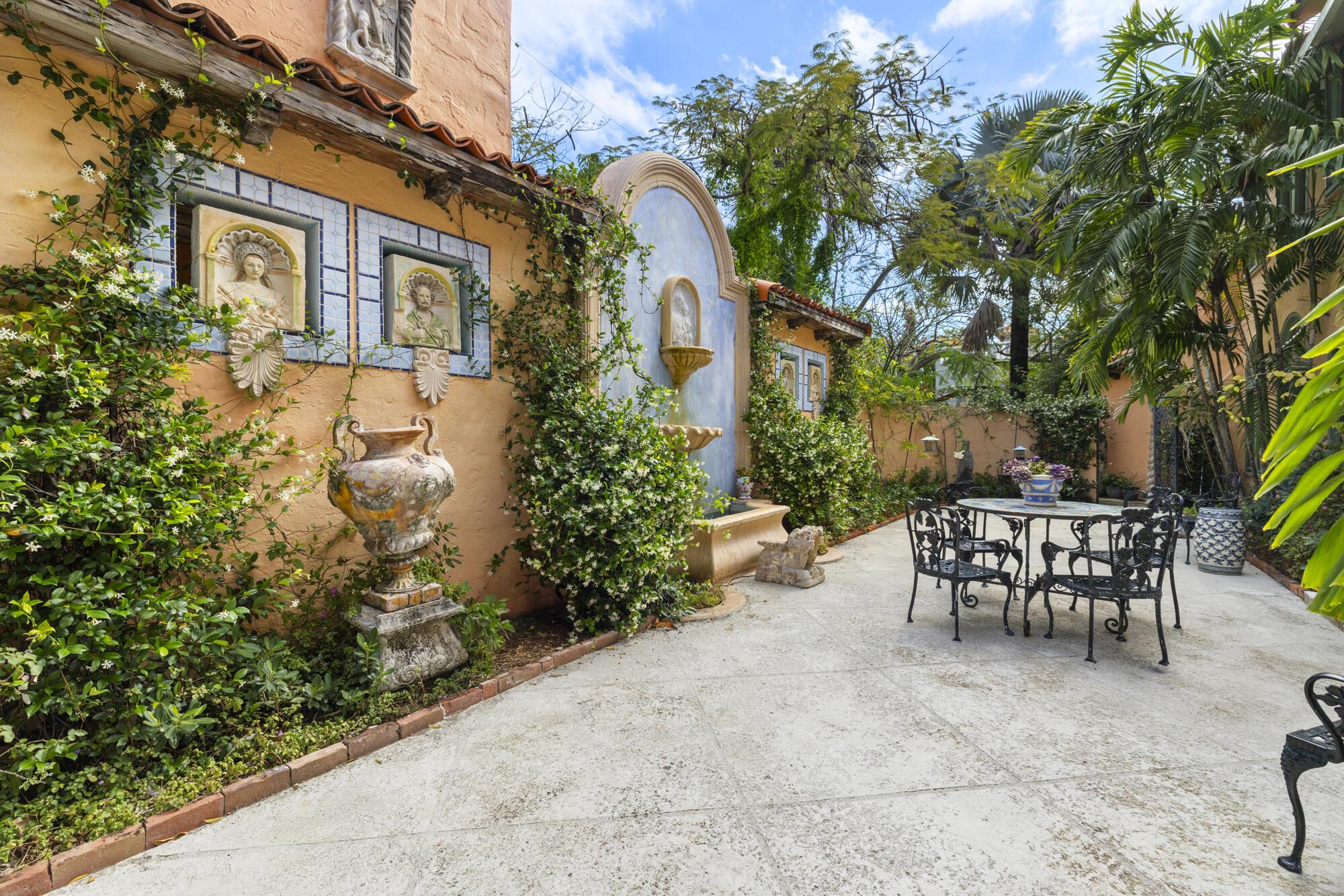 NORTH SHORE TERRACE PL NO 1 - Residential