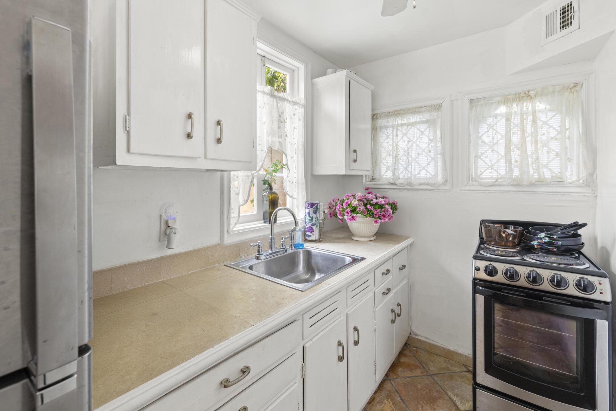 NORTH SHORE TERRACE PL NO 1 - Residential