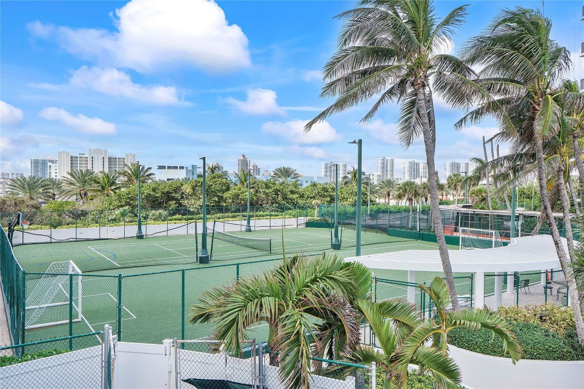 TRUMP INTERNATIONAL - Residential