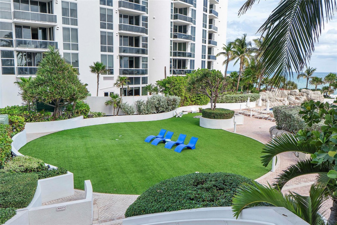 TRUMP INTERNATIONAL - Residential