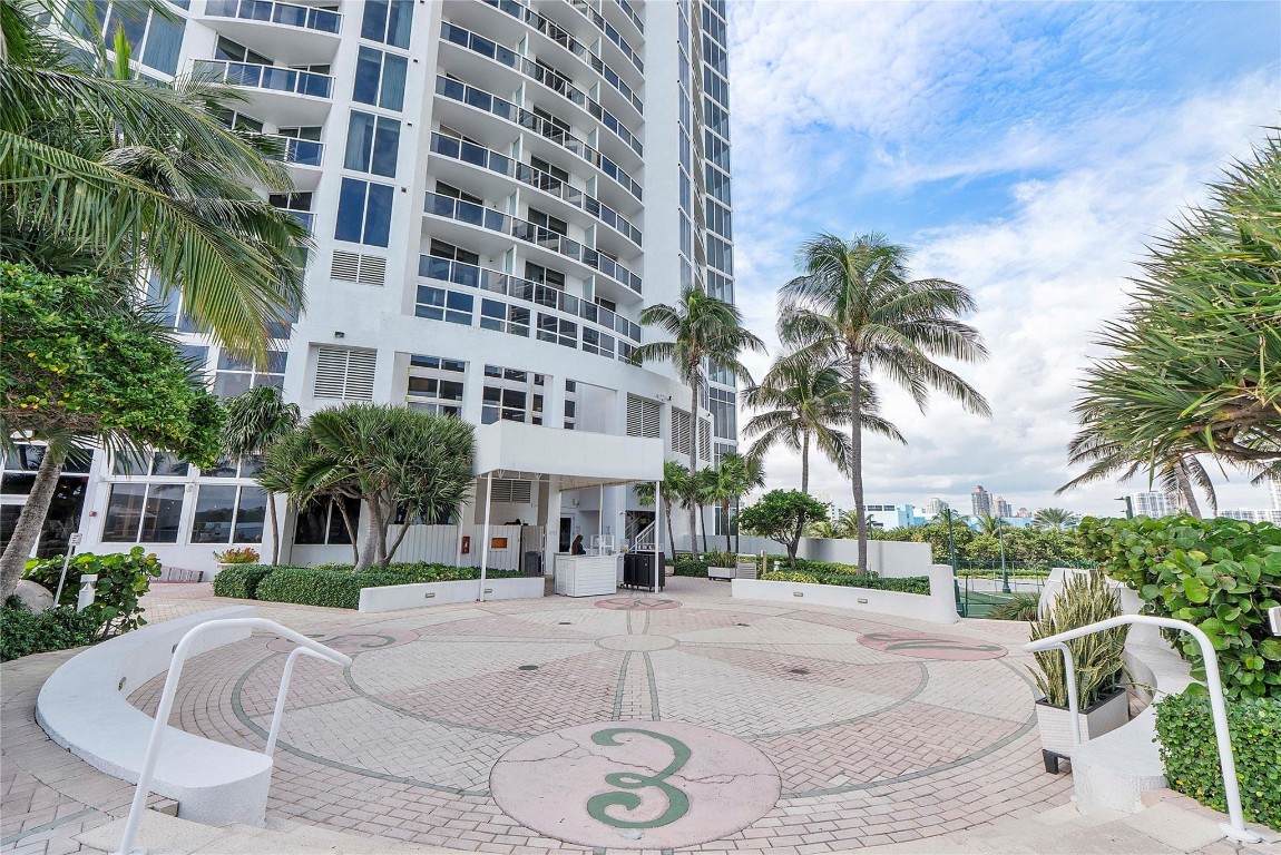 TRUMP INTERNATIONAL - Residential