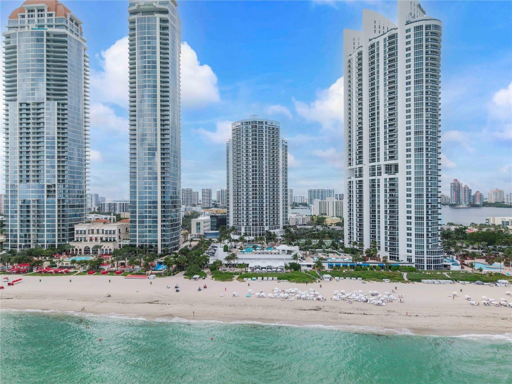 TRUMP INTERNATIONAL - Residential
