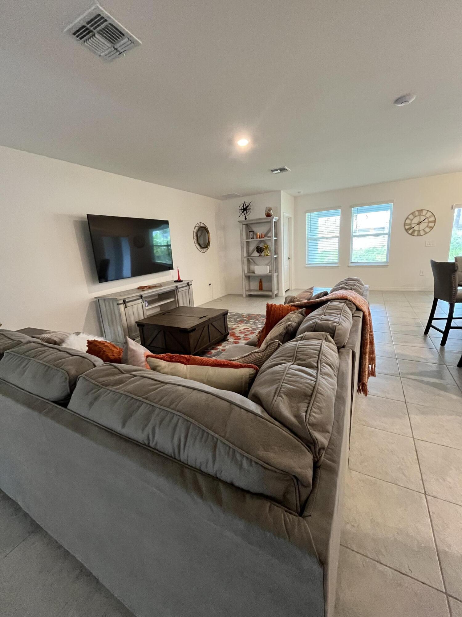 PORT ST LUCIE SECTION 12 - Residential Lease
