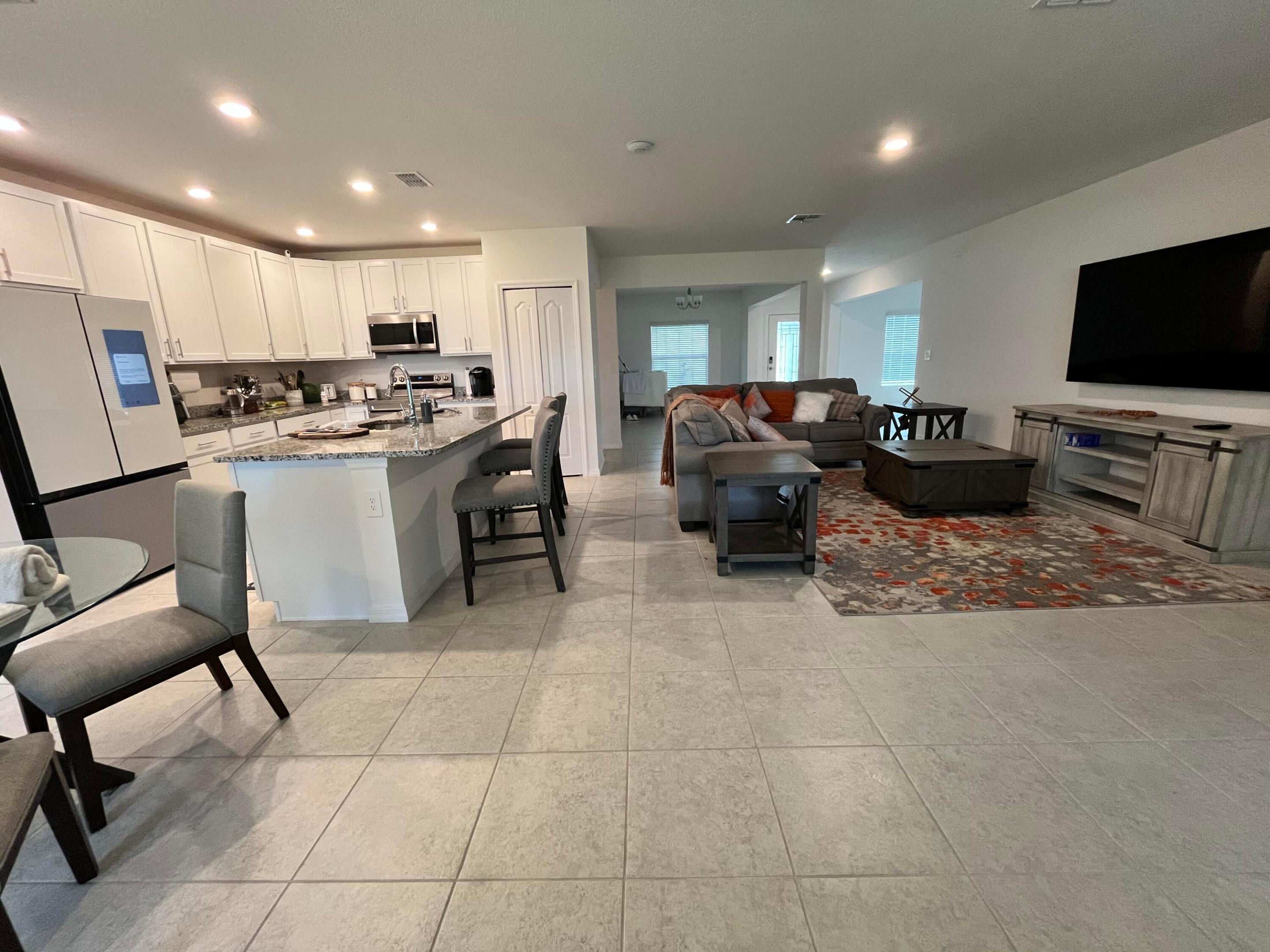 PORT ST LUCIE SECTION 12 - Residential Lease