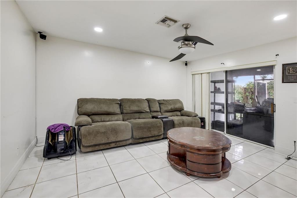 Holiday Spgs East 133-49 - Residential