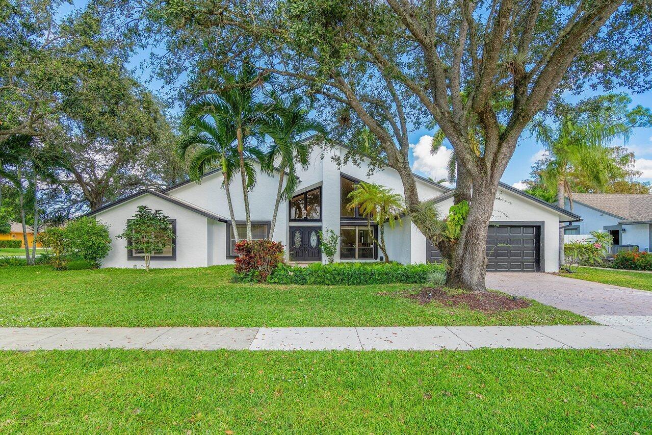 GREENVIEW SHORES 1 OF WELLINGTON - Residential