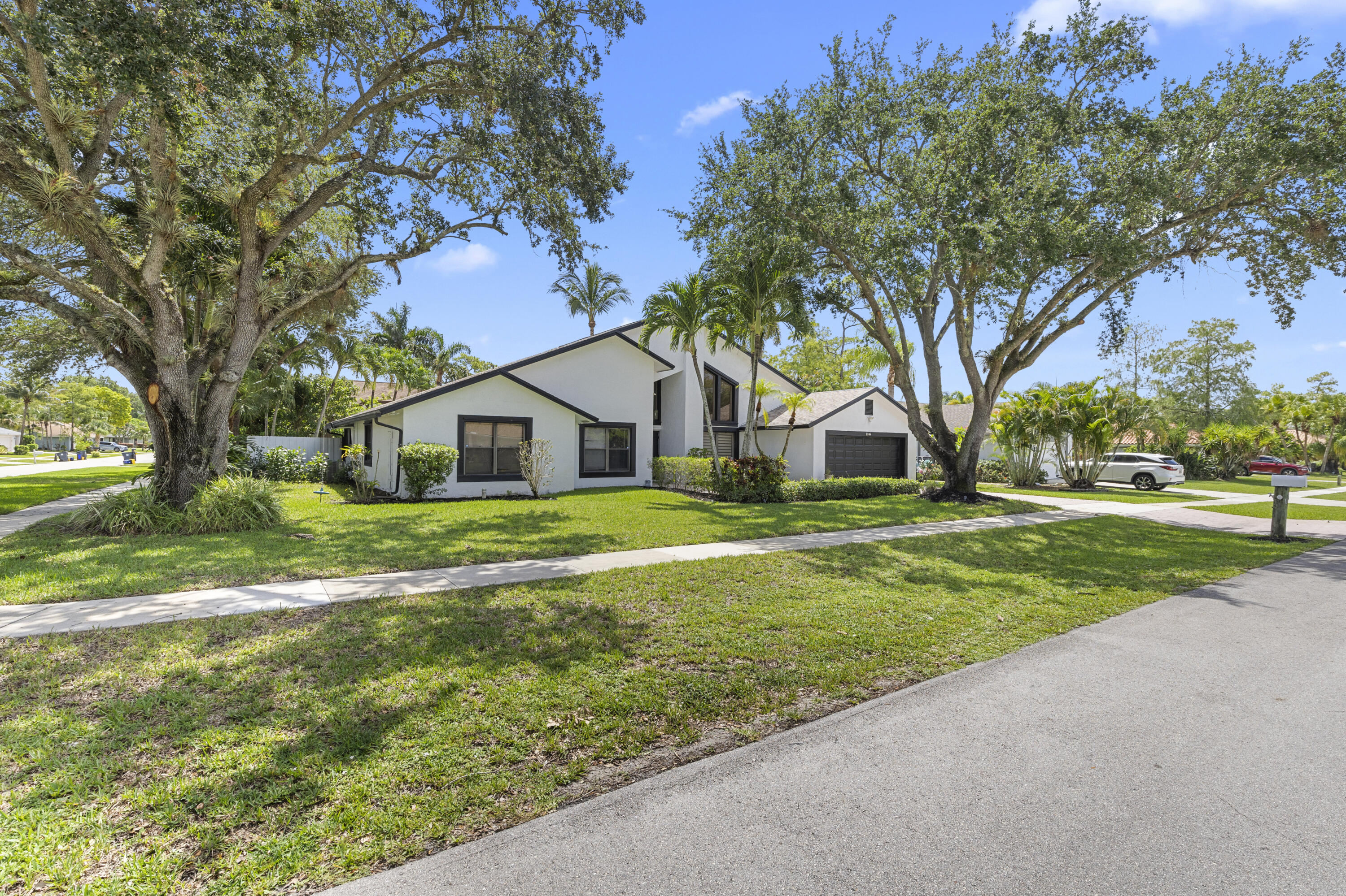 GREENVIEW SHORES 1 OF WELLINGTON - Residential