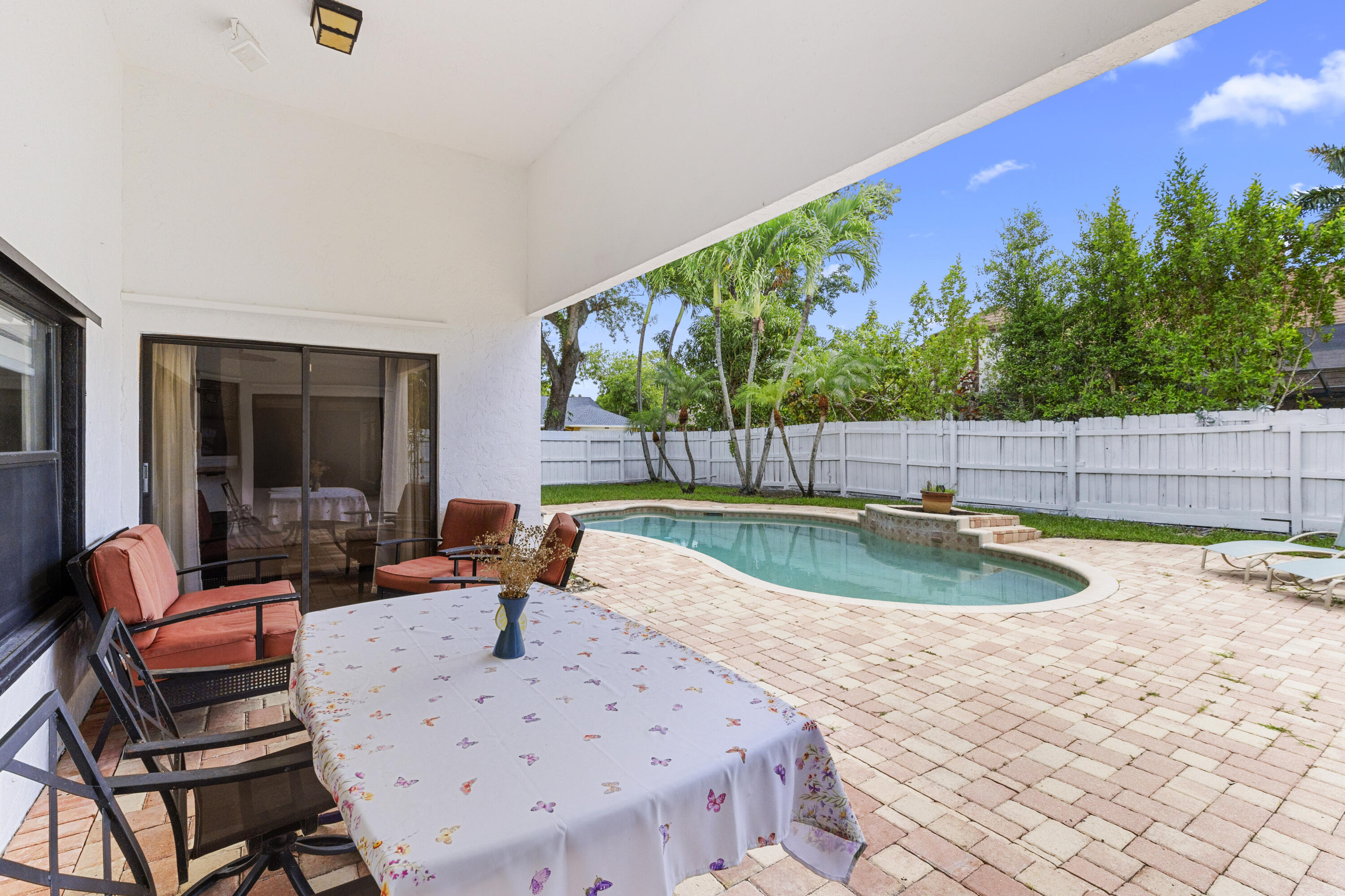 GREENVIEW SHORES 1 OF WELLINGTON - Residential