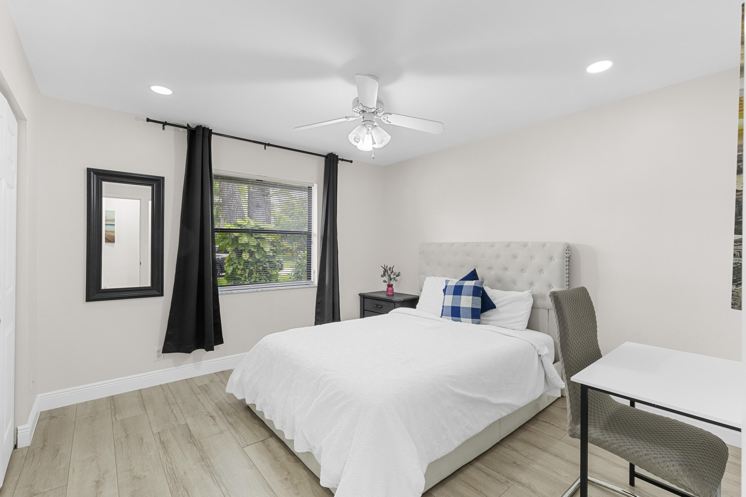 GREENVIEW SHORES 1 OF WELLINGTON - Residential