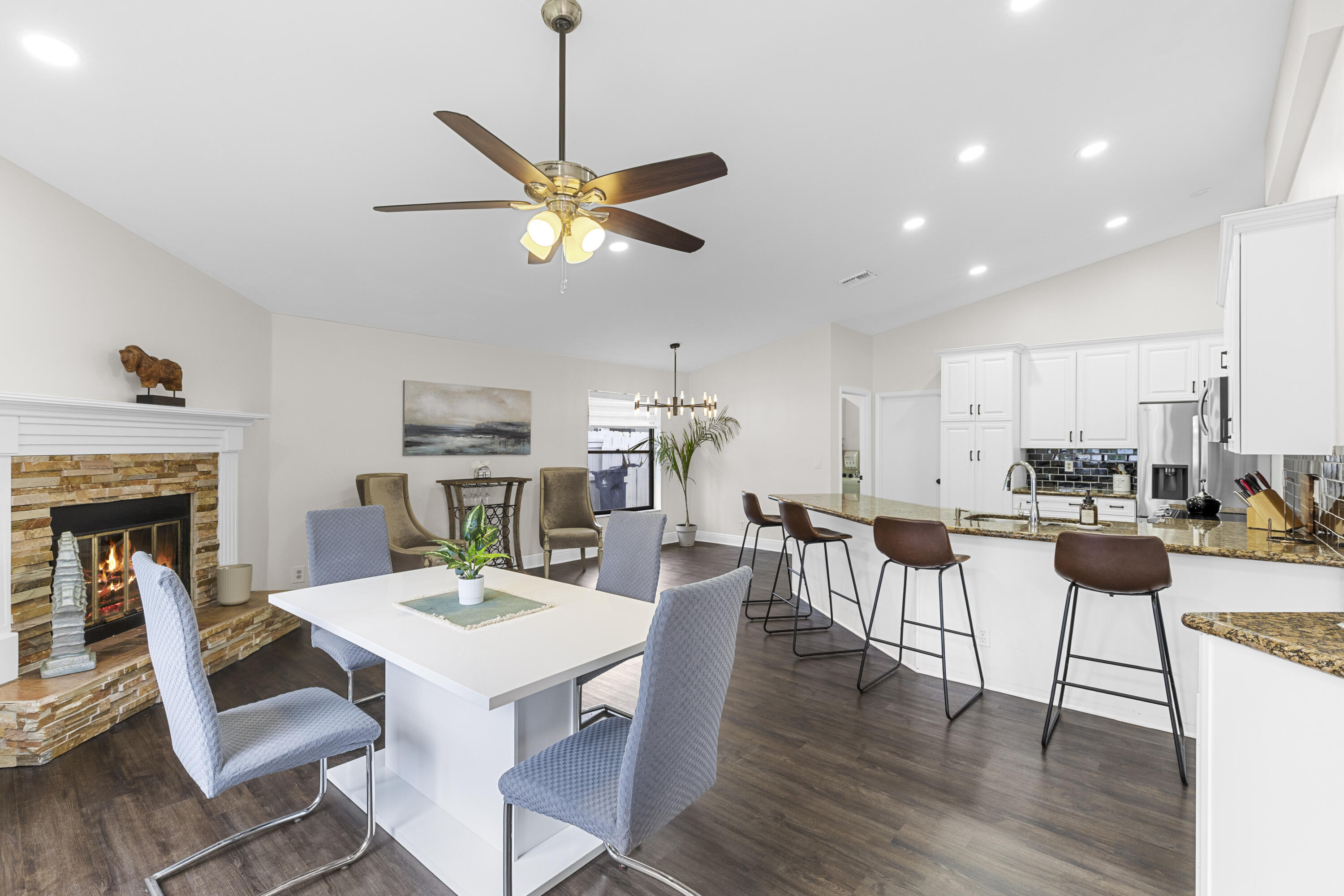 GREENVIEW SHORES 1 OF WELLINGTON - Residential