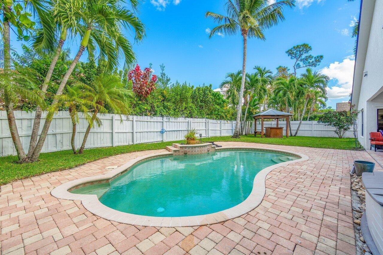 GREENVIEW SHORES 1 OF WELLINGTON - Residential