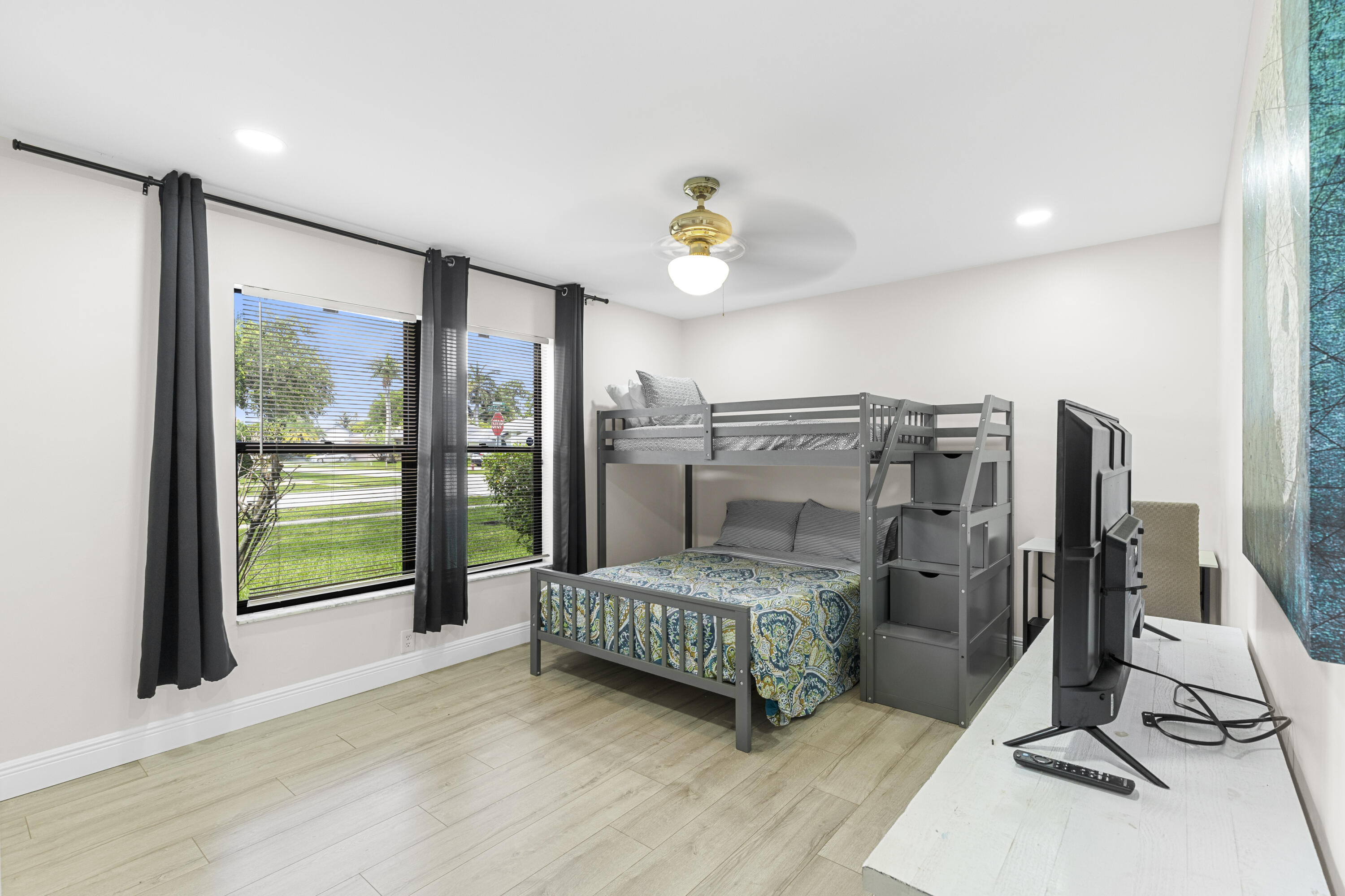GREENVIEW SHORES 1 OF WELLINGTON - Residential