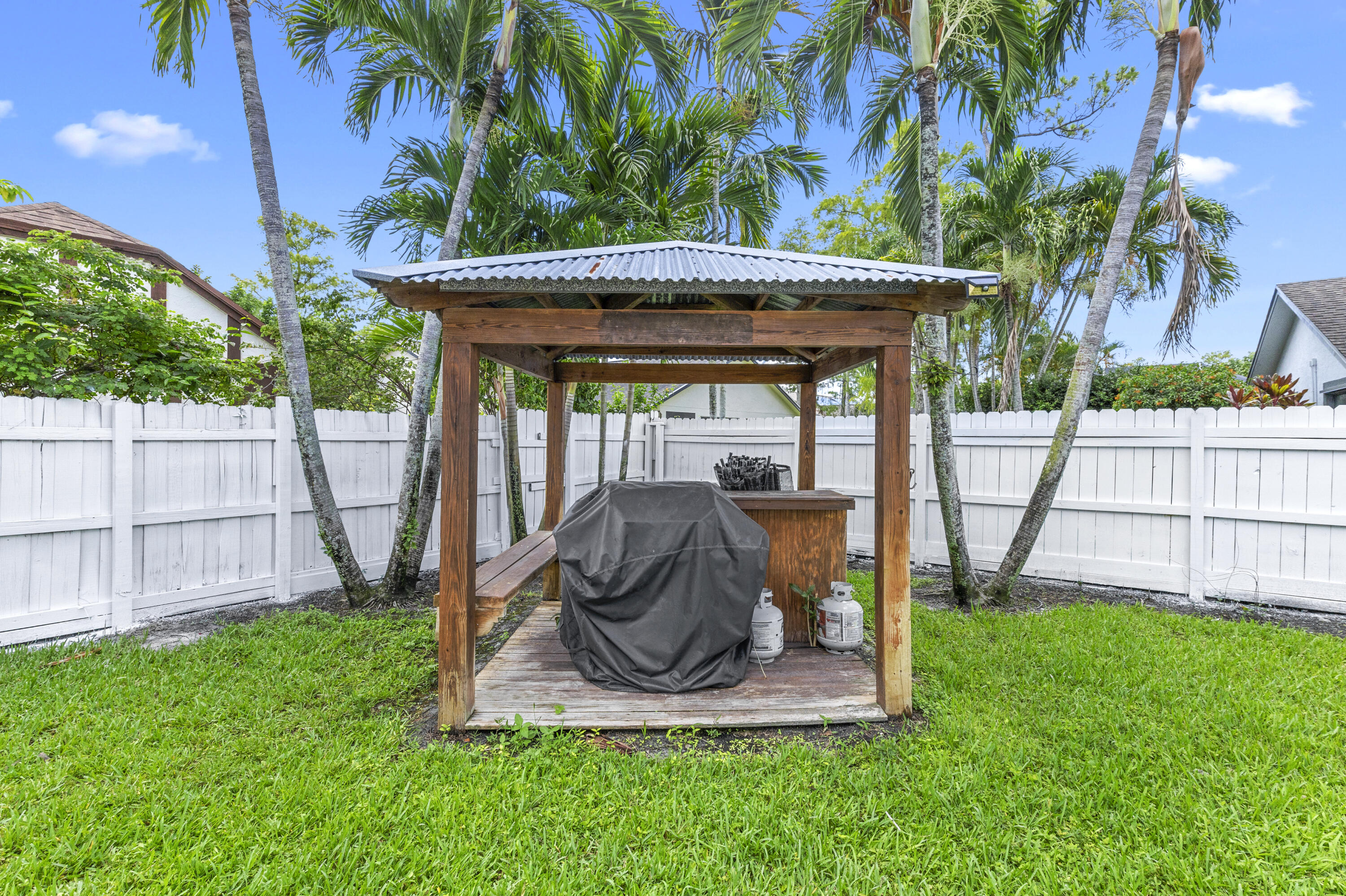 GREENVIEW SHORES 1 OF WELLINGTON - Residential