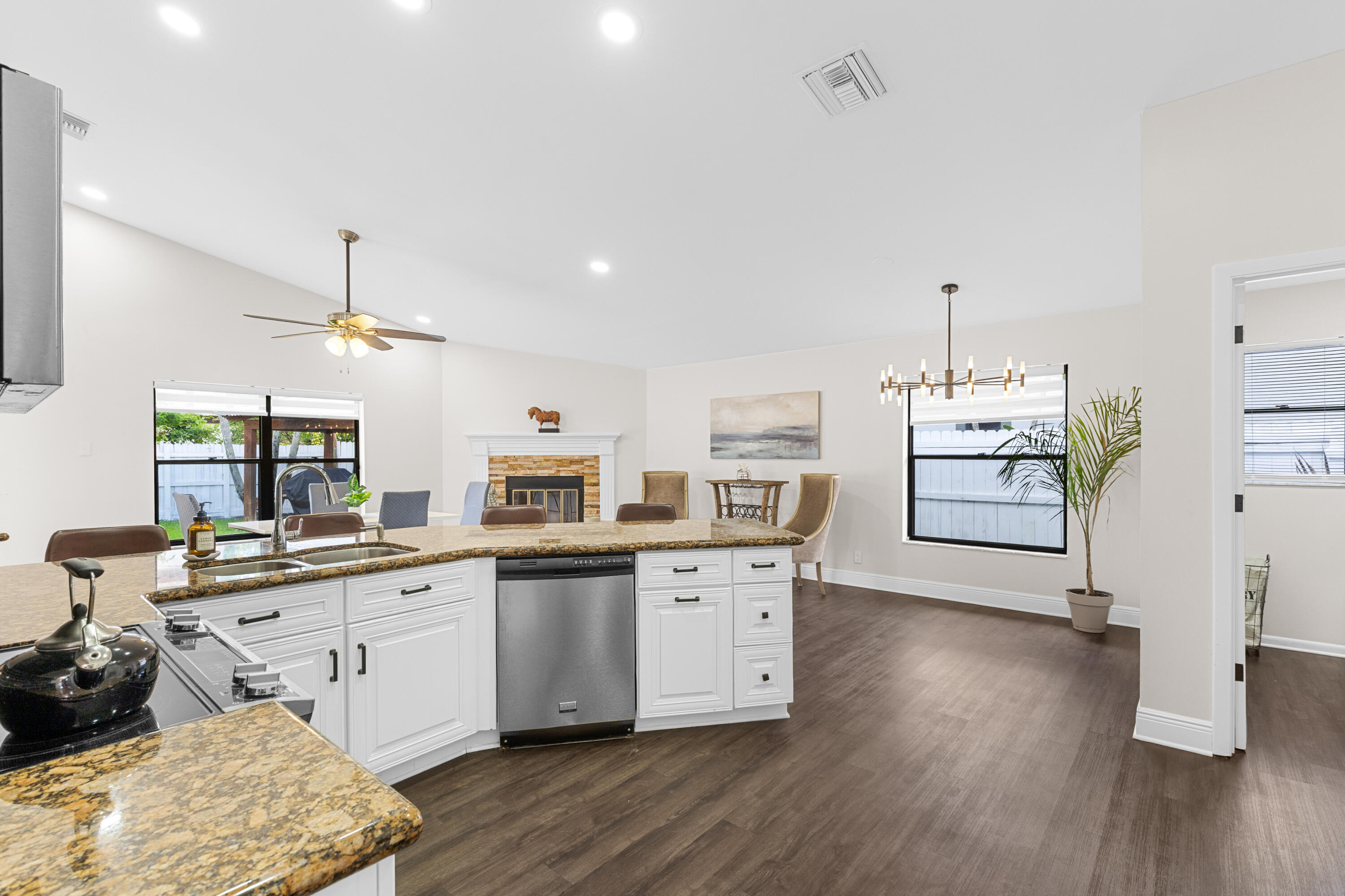 GREENVIEW SHORES 1 OF WELLINGTON - Residential