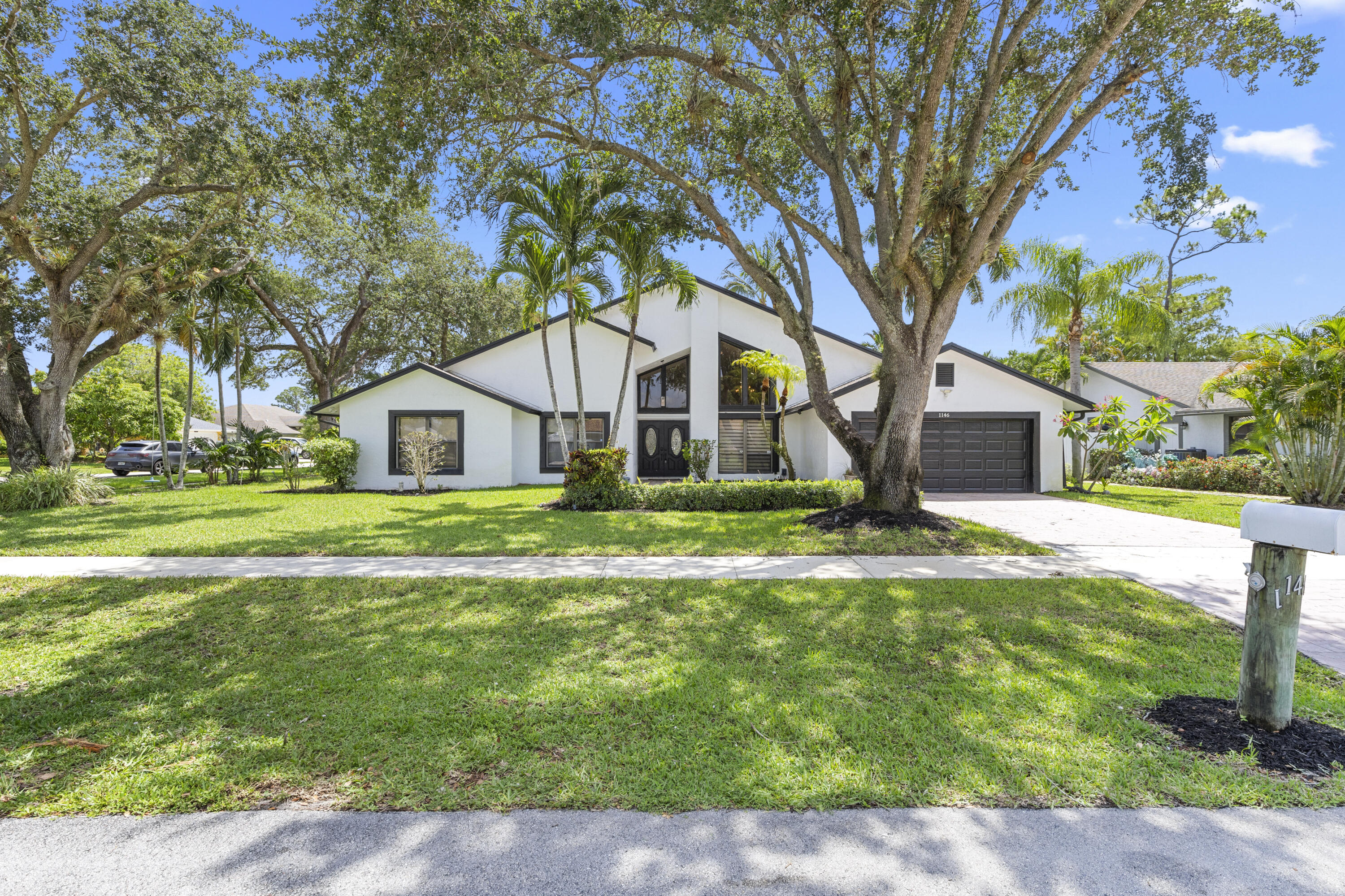 GREENVIEW SHORES 1 OF WELLINGTON - Residential