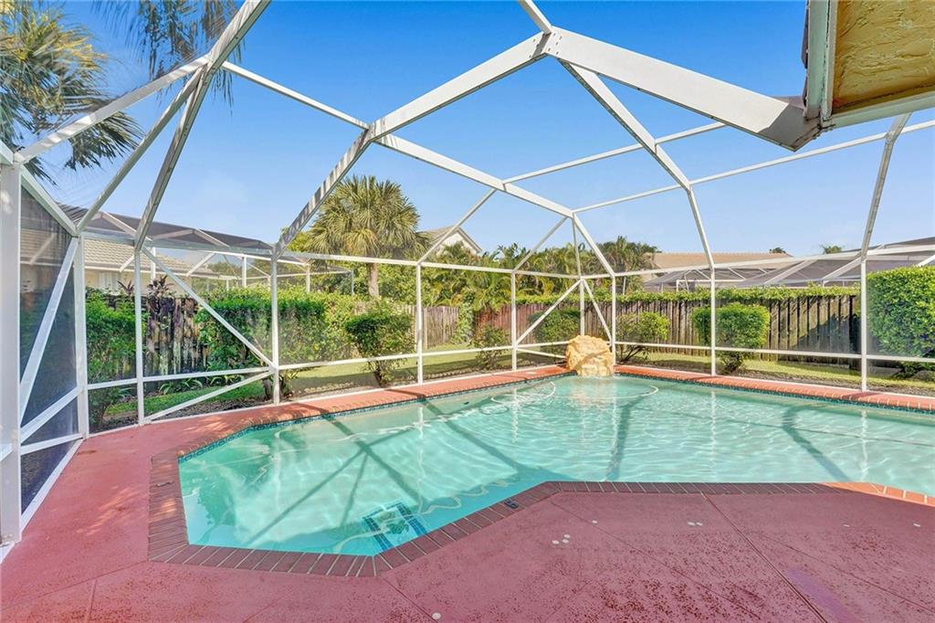 LAKE CHARLESTON - Residential