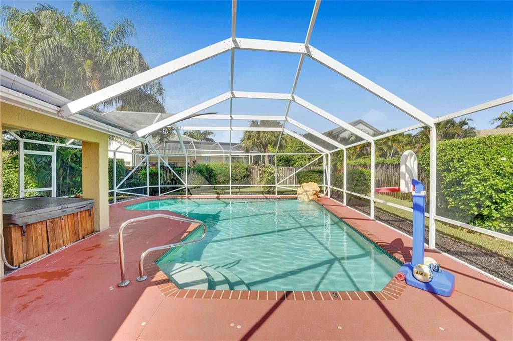 LAKE CHARLESTON - Residential