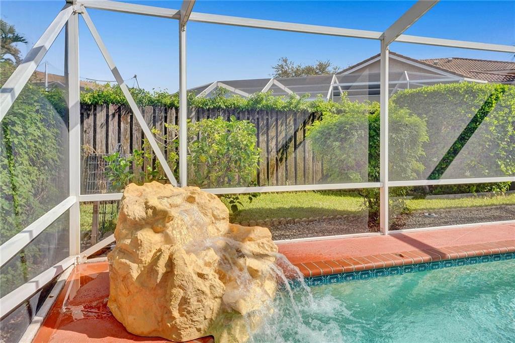 LAKE CHARLESTON - Residential