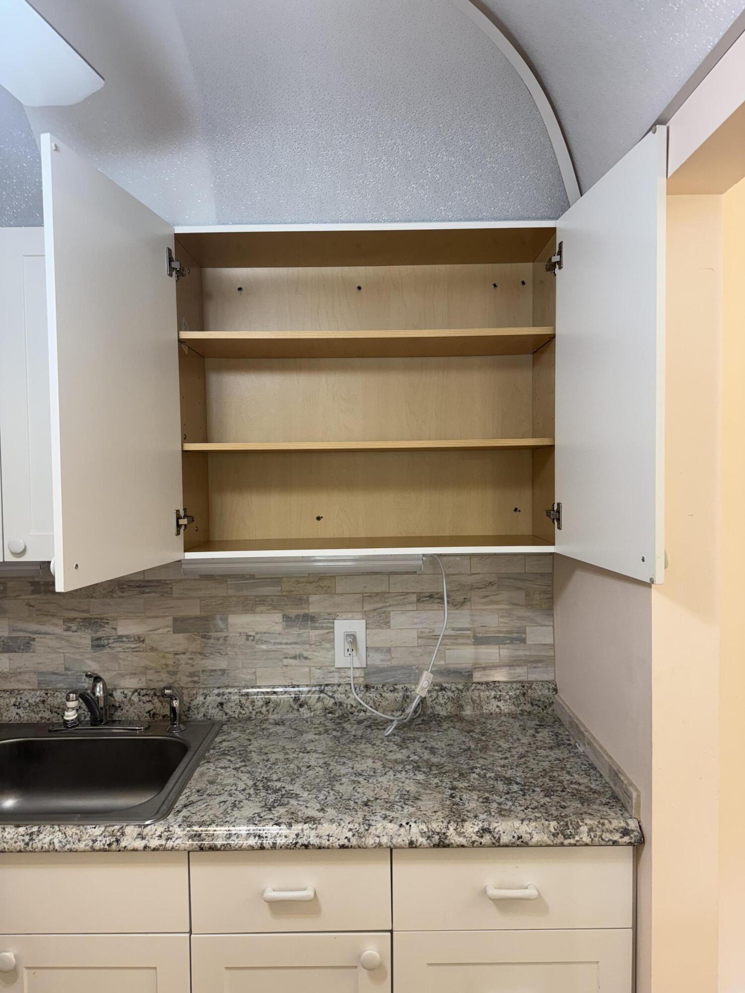 TILFORD V CONDO - Residential