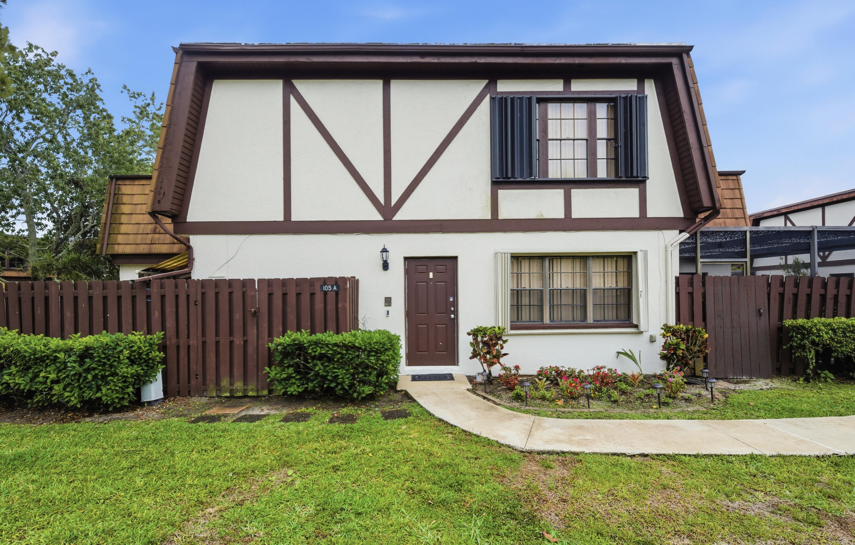 WEYBRIDGE TOWNHOMES PH II - Residential