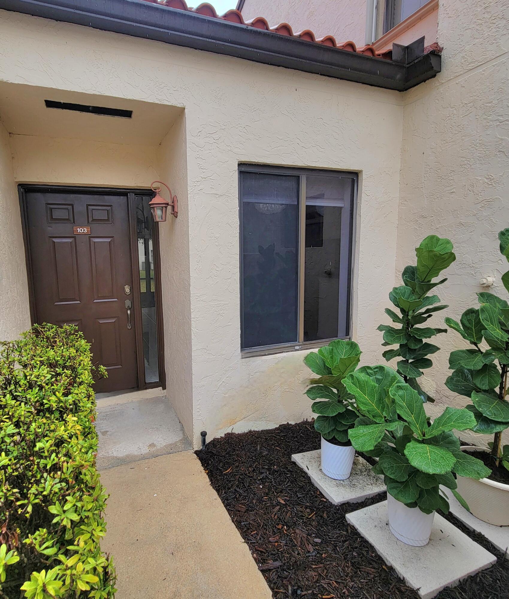 SOUTH LAKE CONDO - Residential