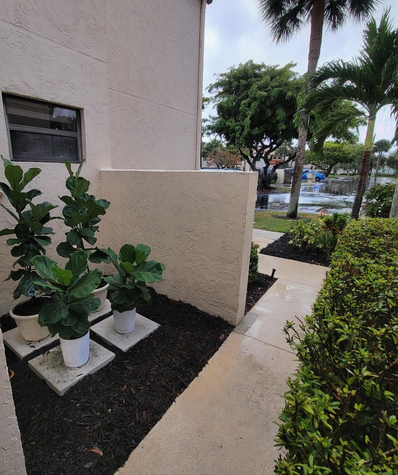 SOUTH LAKE CONDO - Residential