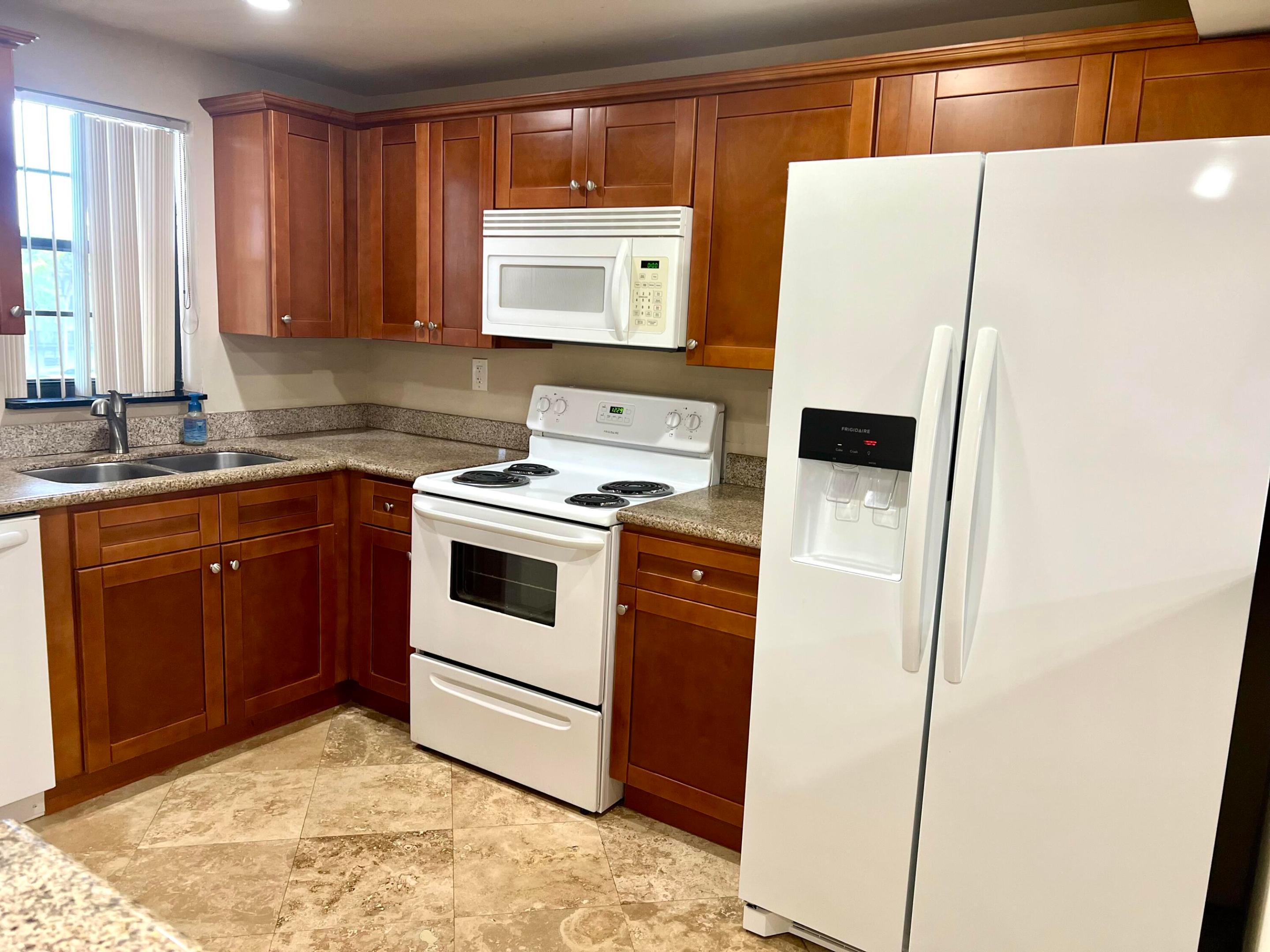 ISLE OF SANDALFOOT CONDO 4 - Residential