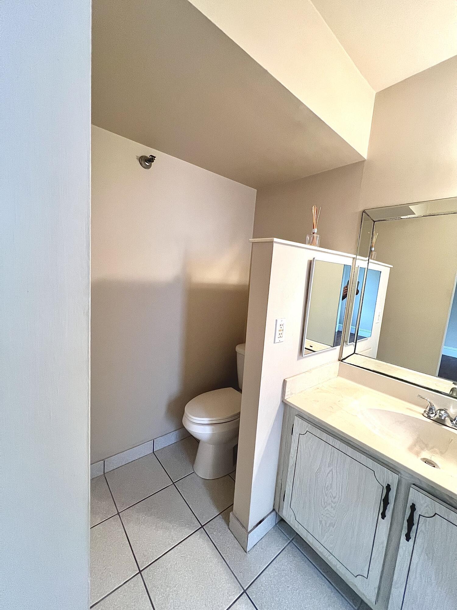 ISLE OF SANDALFOOT CONDO 4 - Residential