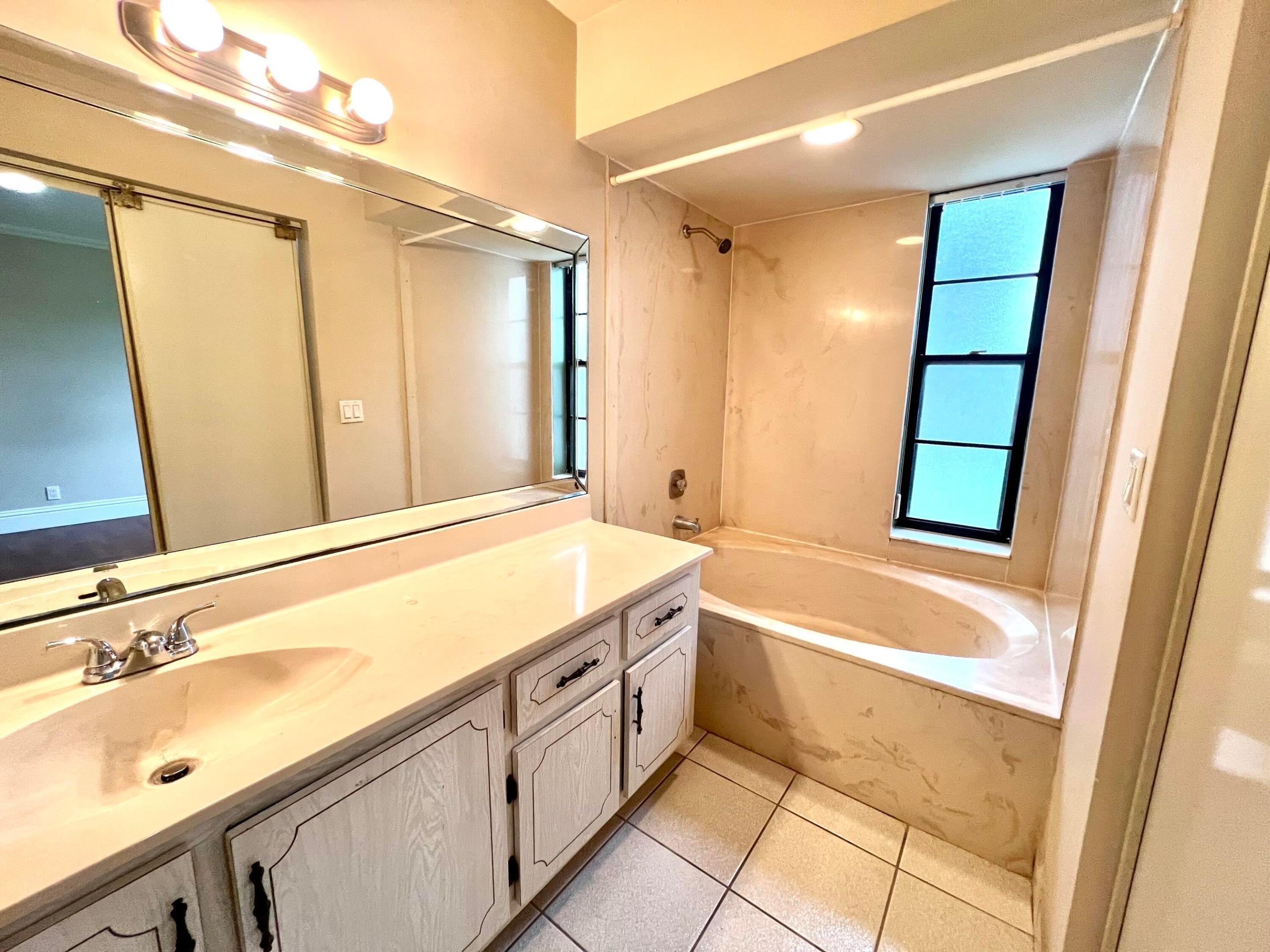 ISLE OF SANDALFOOT CONDO 4 - Residential