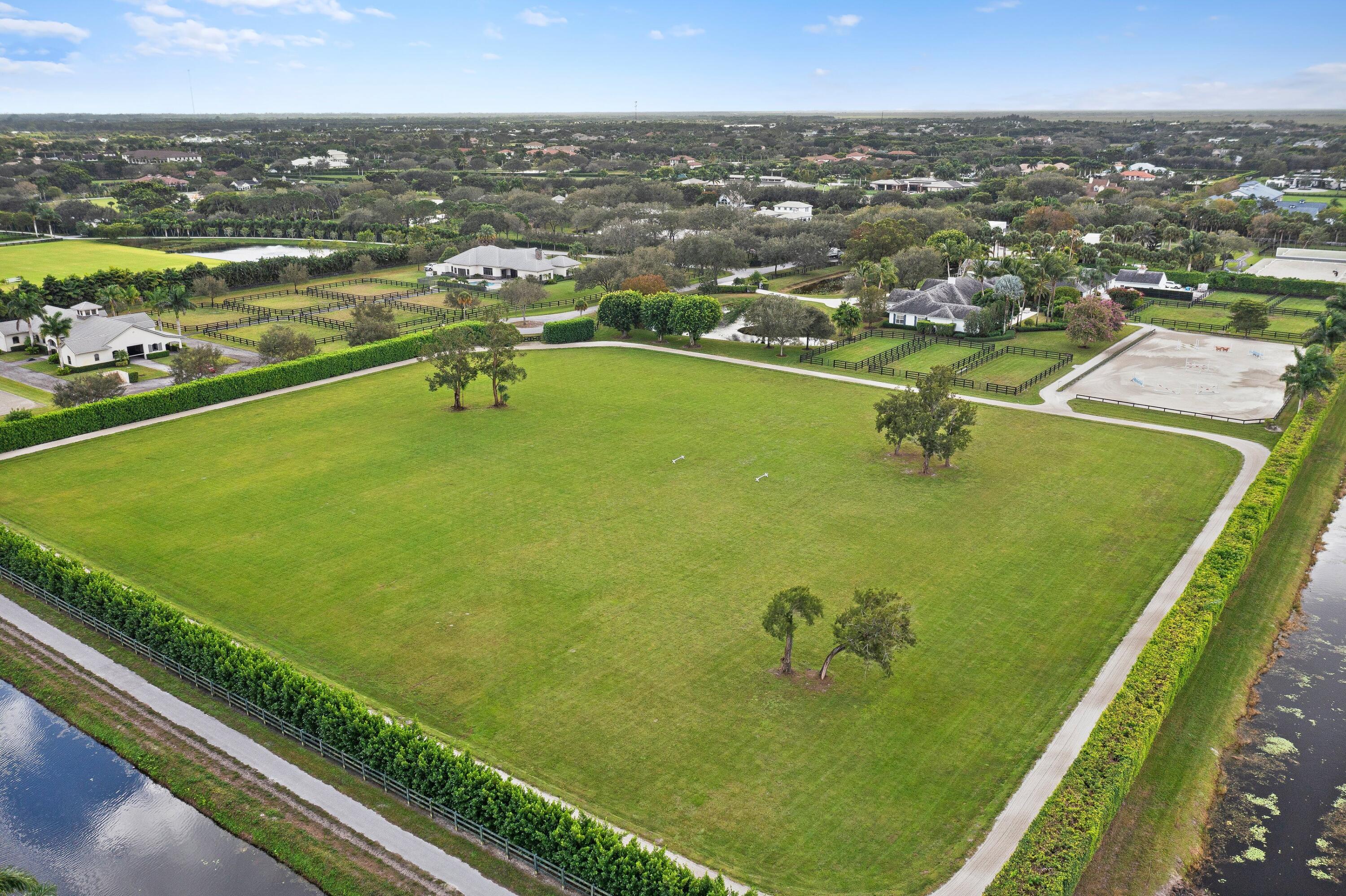 PALM BEACH POINT - Residential