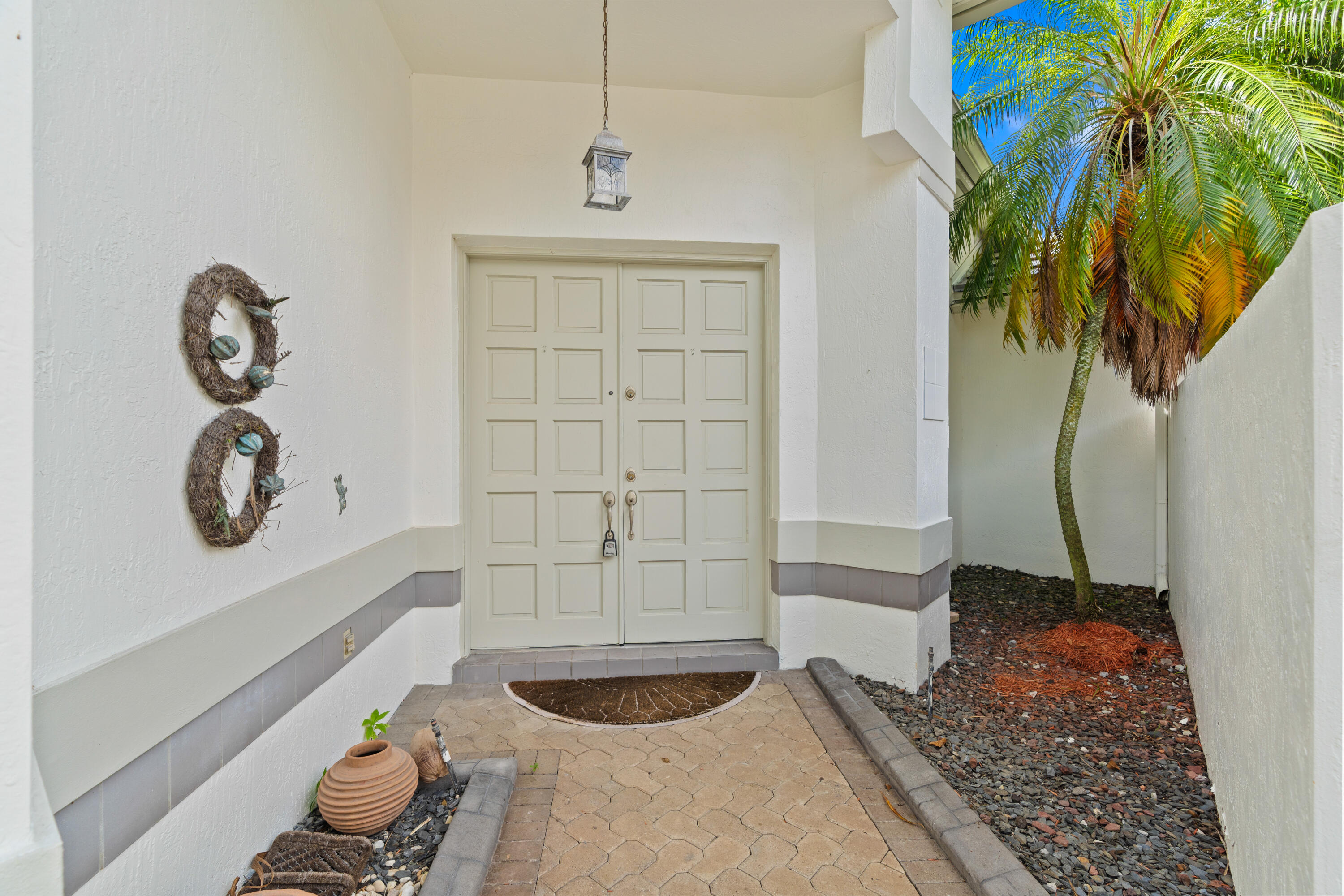 HOLLYWOOD LAKES COUNTRY CLUB AND - Residential