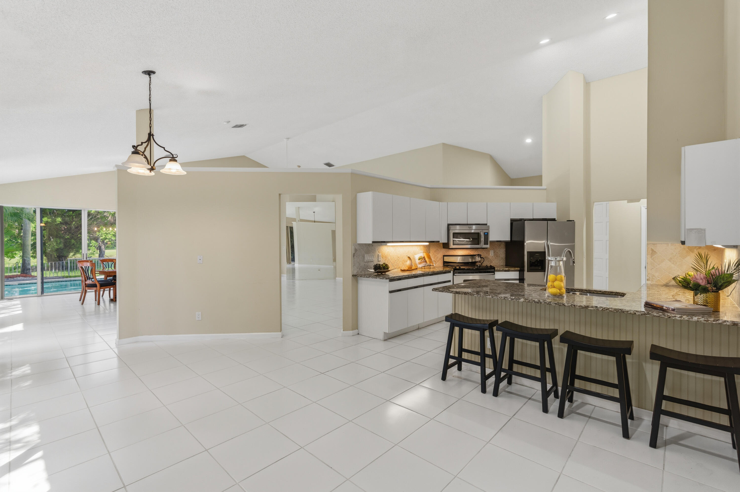 HOLLYWOOD LAKES COUNTRY CLUB AND - Residential