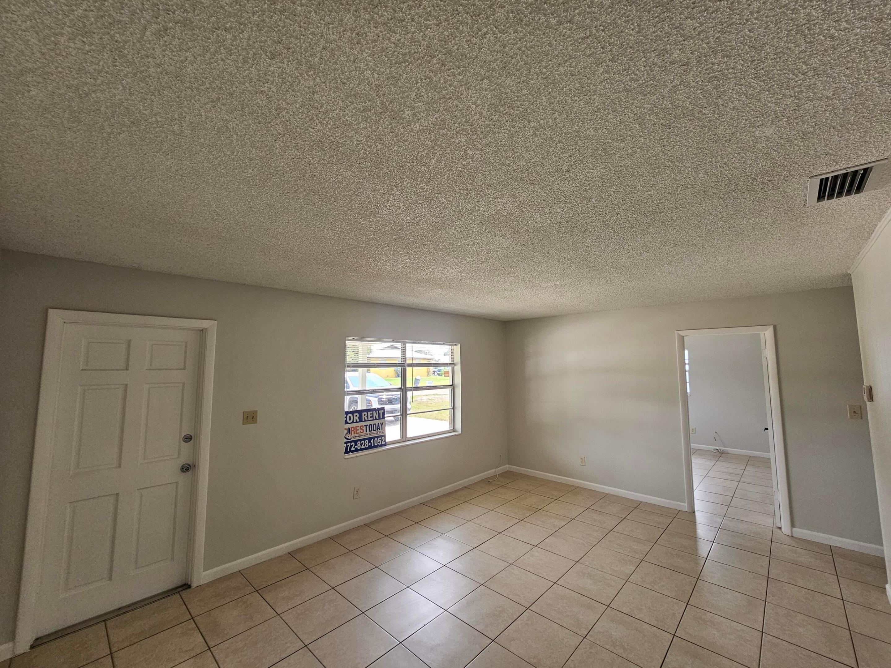 SAN LUCIE PLAZA SUBDIVISION UNIT 1 - Residential Lease