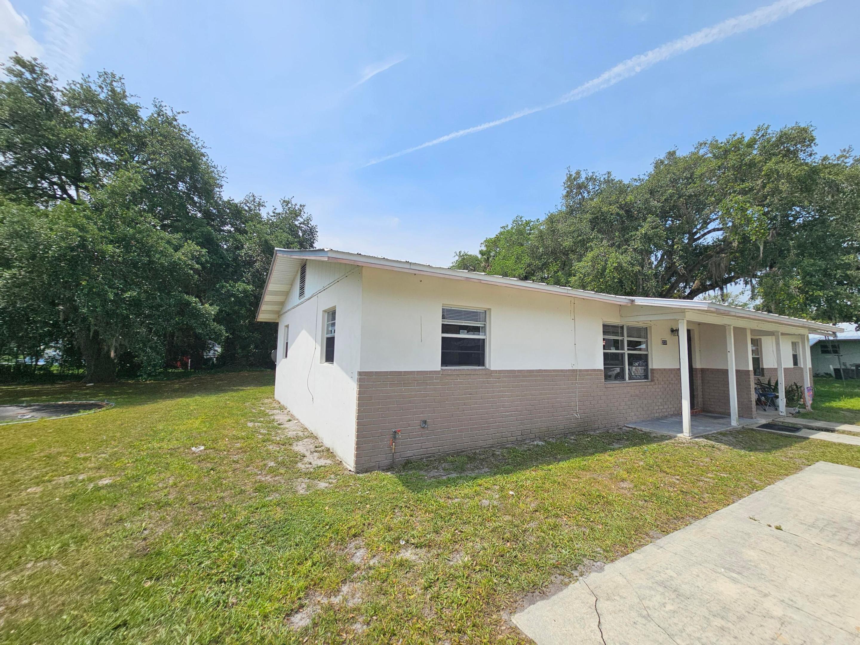 SAN LUCIE PLAZA SUBDIVISION UNIT 1 - Residential Lease