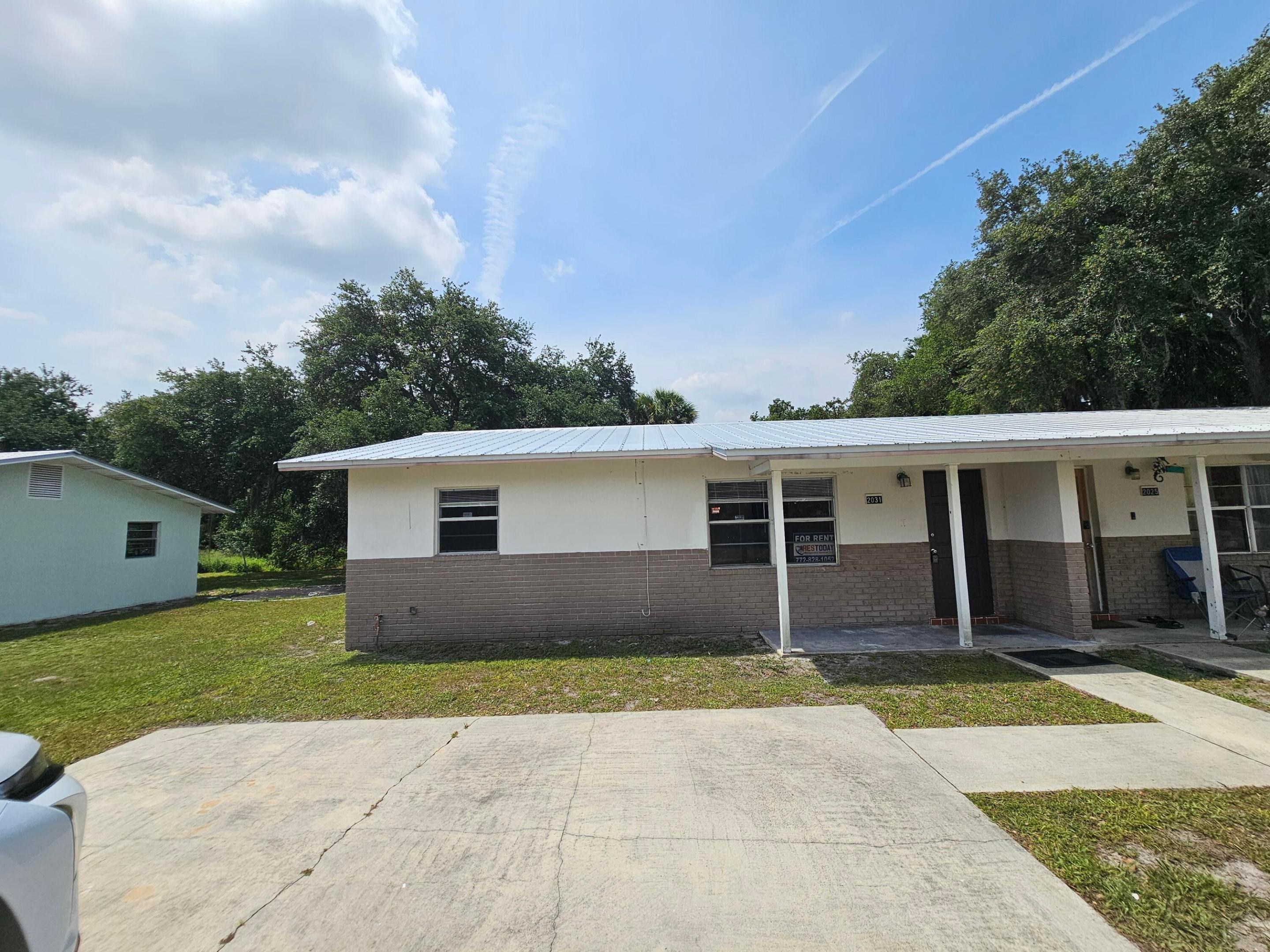 SAN LUCIE PLAZA SUBDIVISION UNIT 1 - Residential Lease