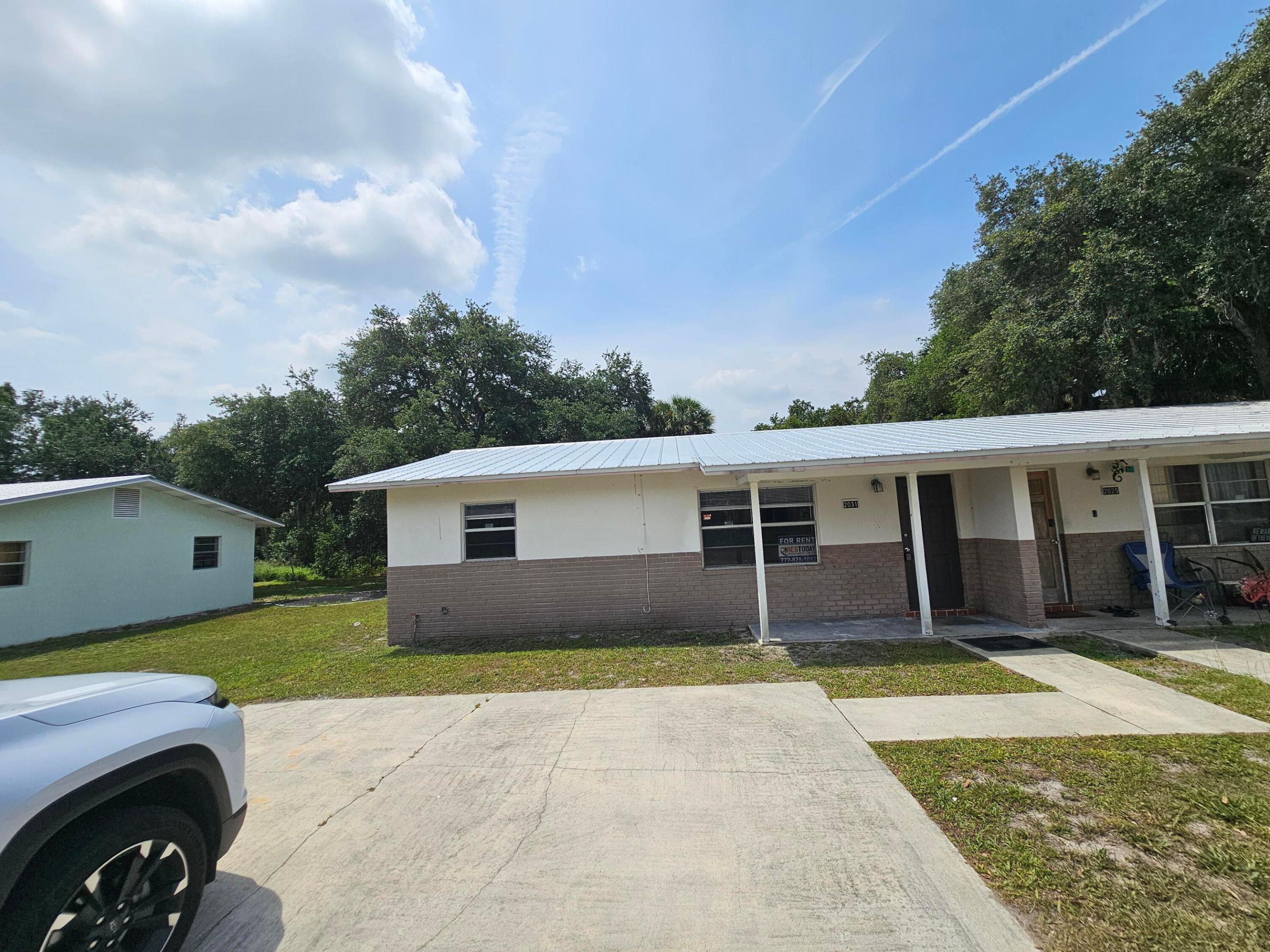 SAN LUCIE PLAZA SUBDIVISION UNIT 1 - Residential Lease