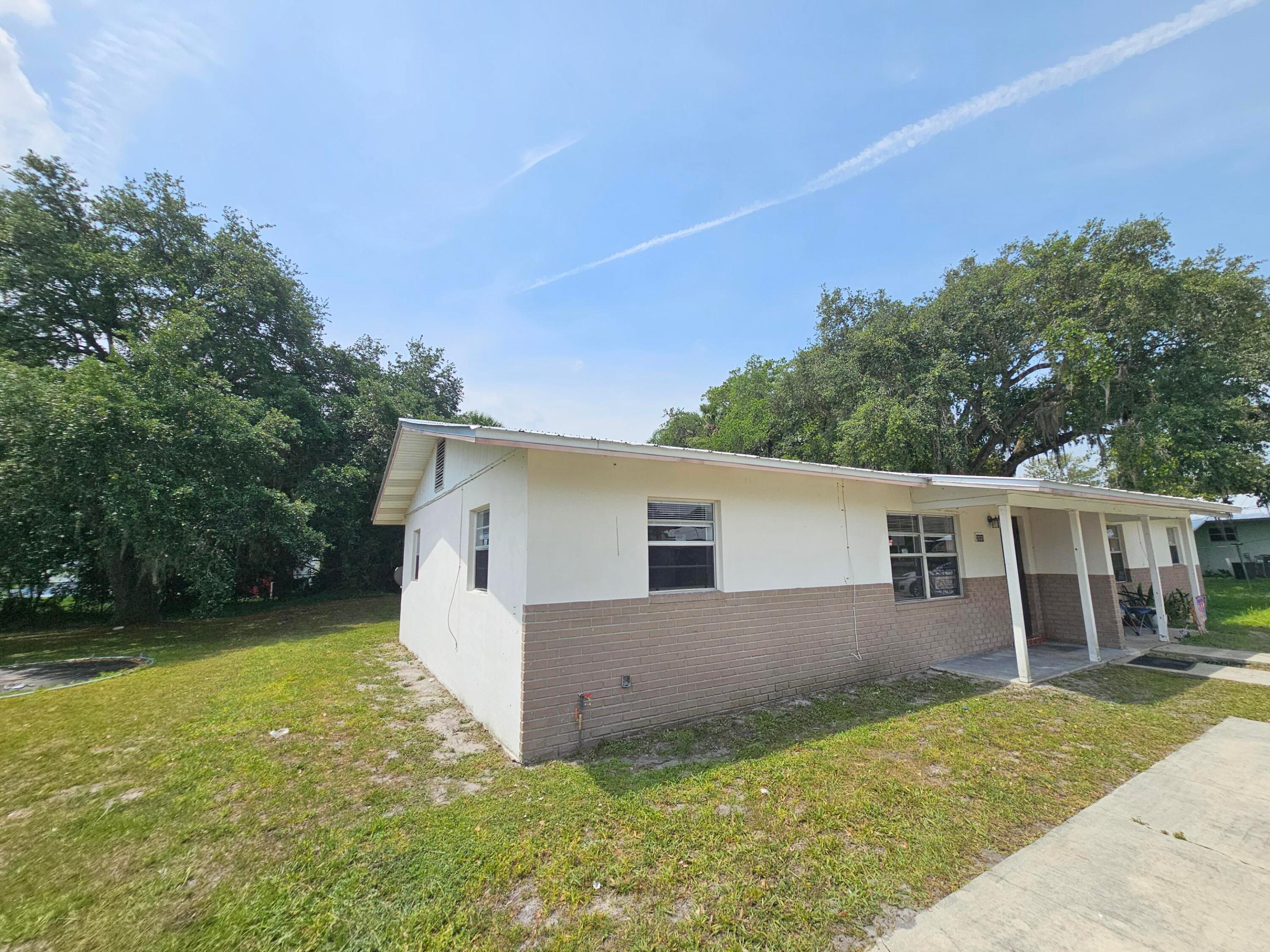 SAN LUCIE PLAZA SUBDIVISION UNIT 1 - Residential Lease