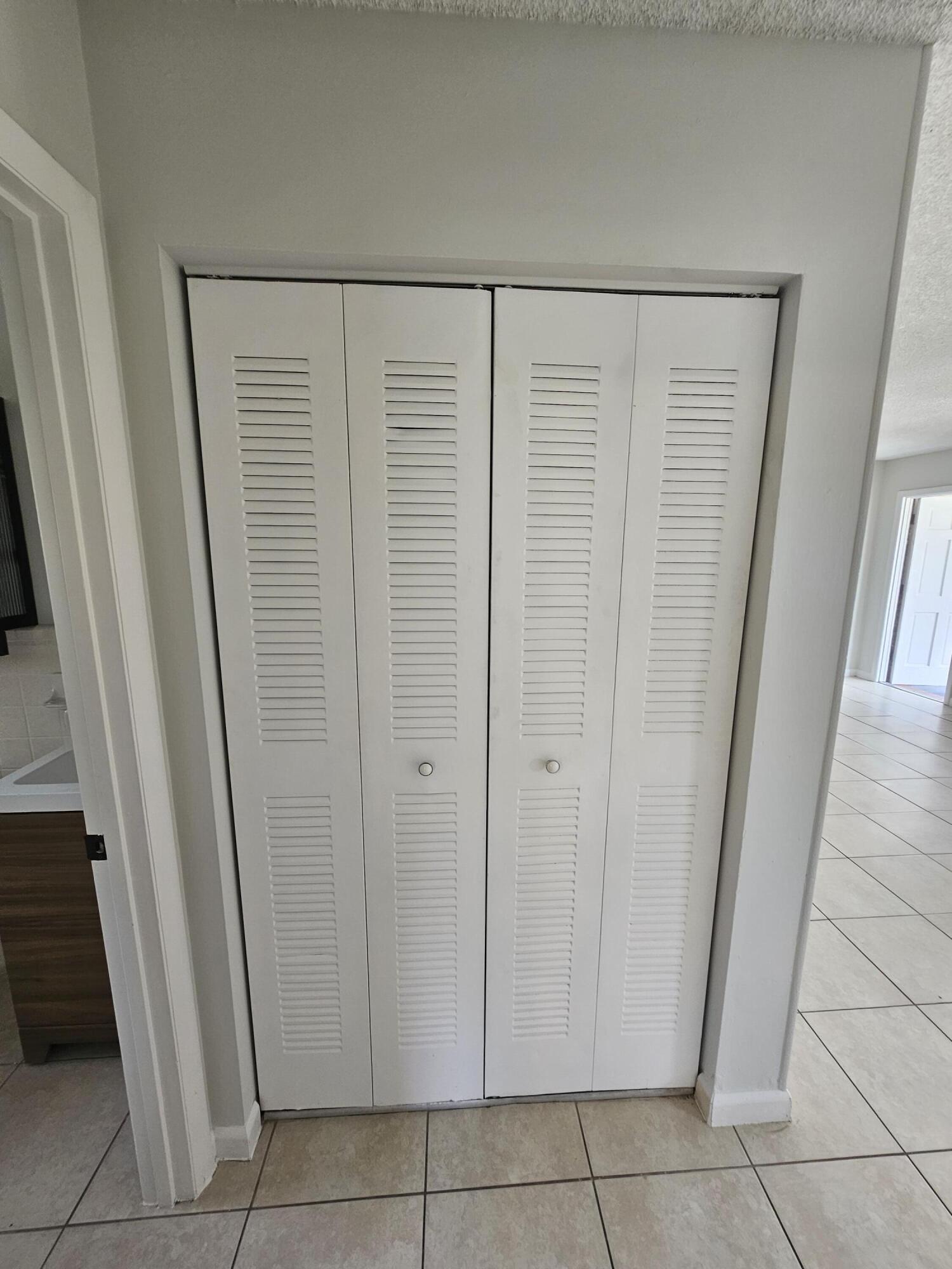 SAN LUCIE PLAZA SUBDIVISION UNIT 1 - Residential Lease