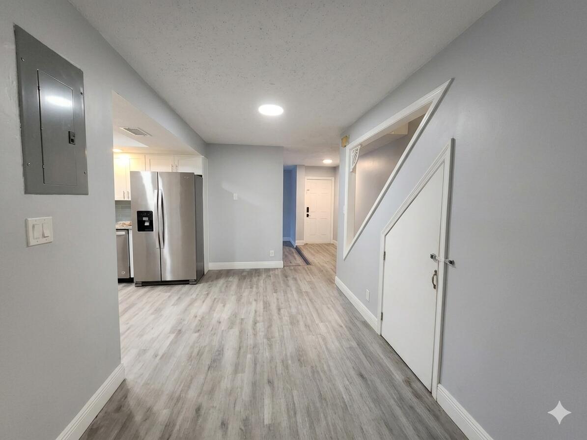 LAUDERDALE NORTH PARK SEC 5 - Residential Lease